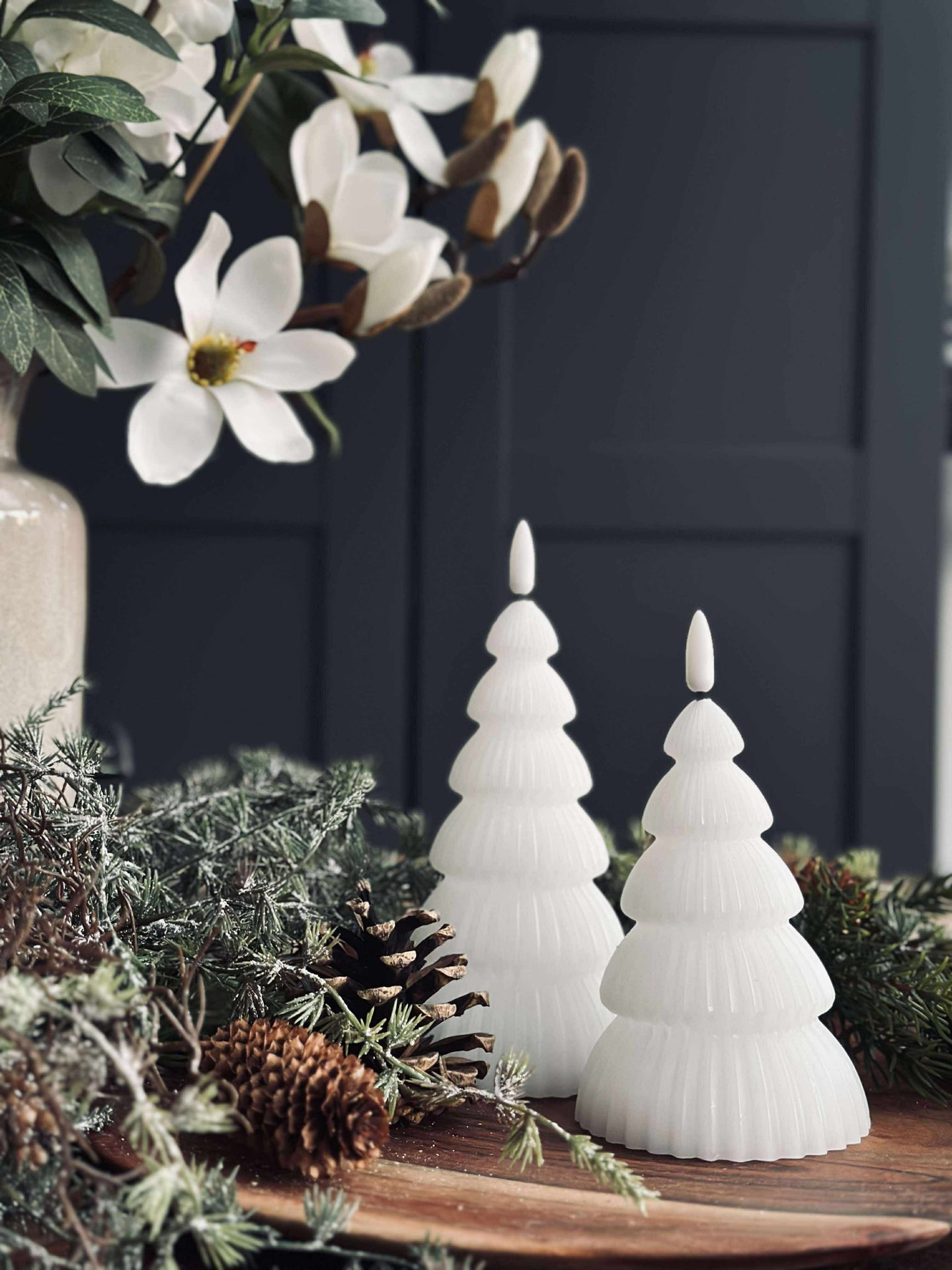 Juletre med LED-lys - Sett med 2 stk. Hvit