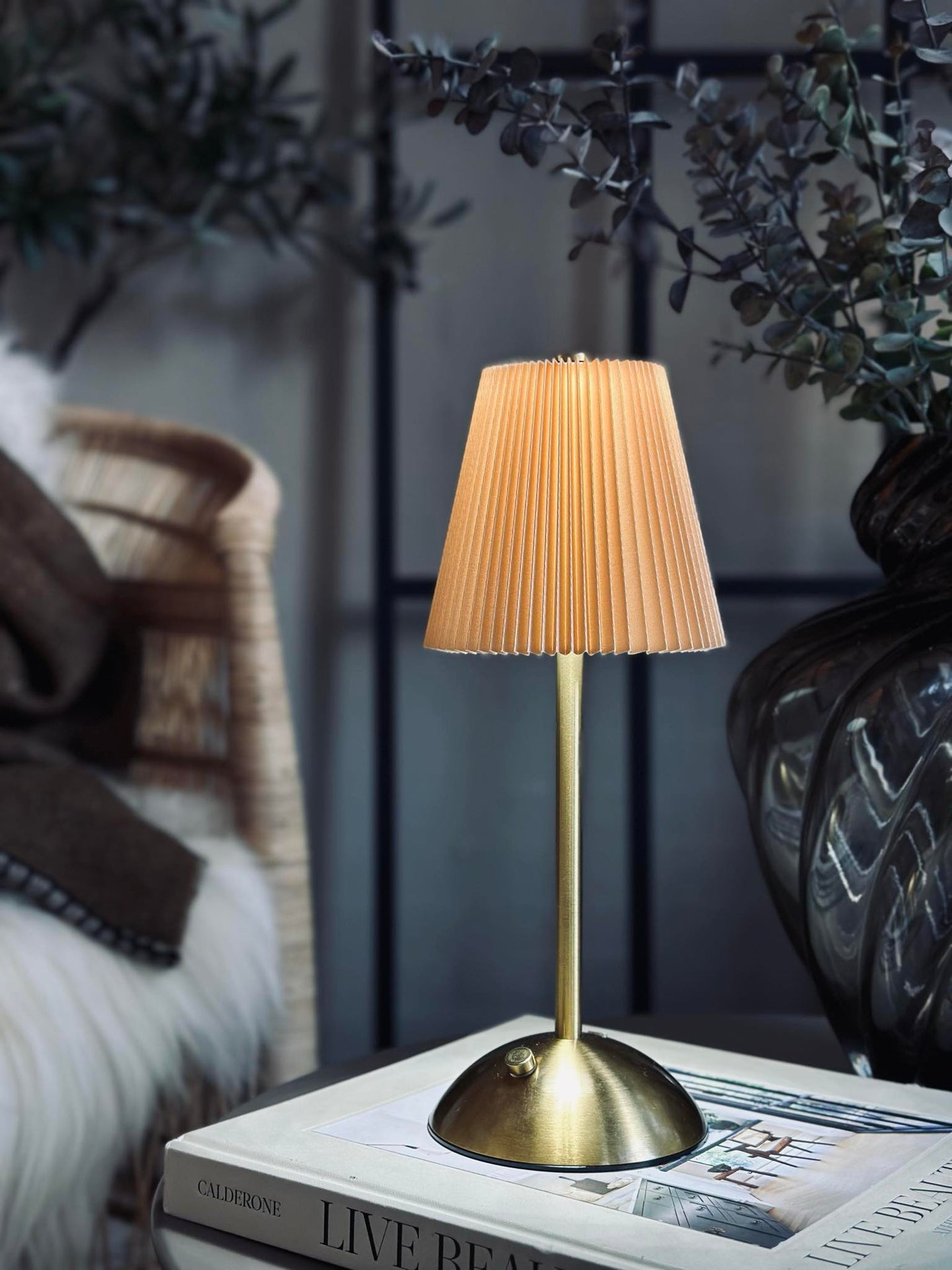 LED bordlampe Plissé beige - oppladbar