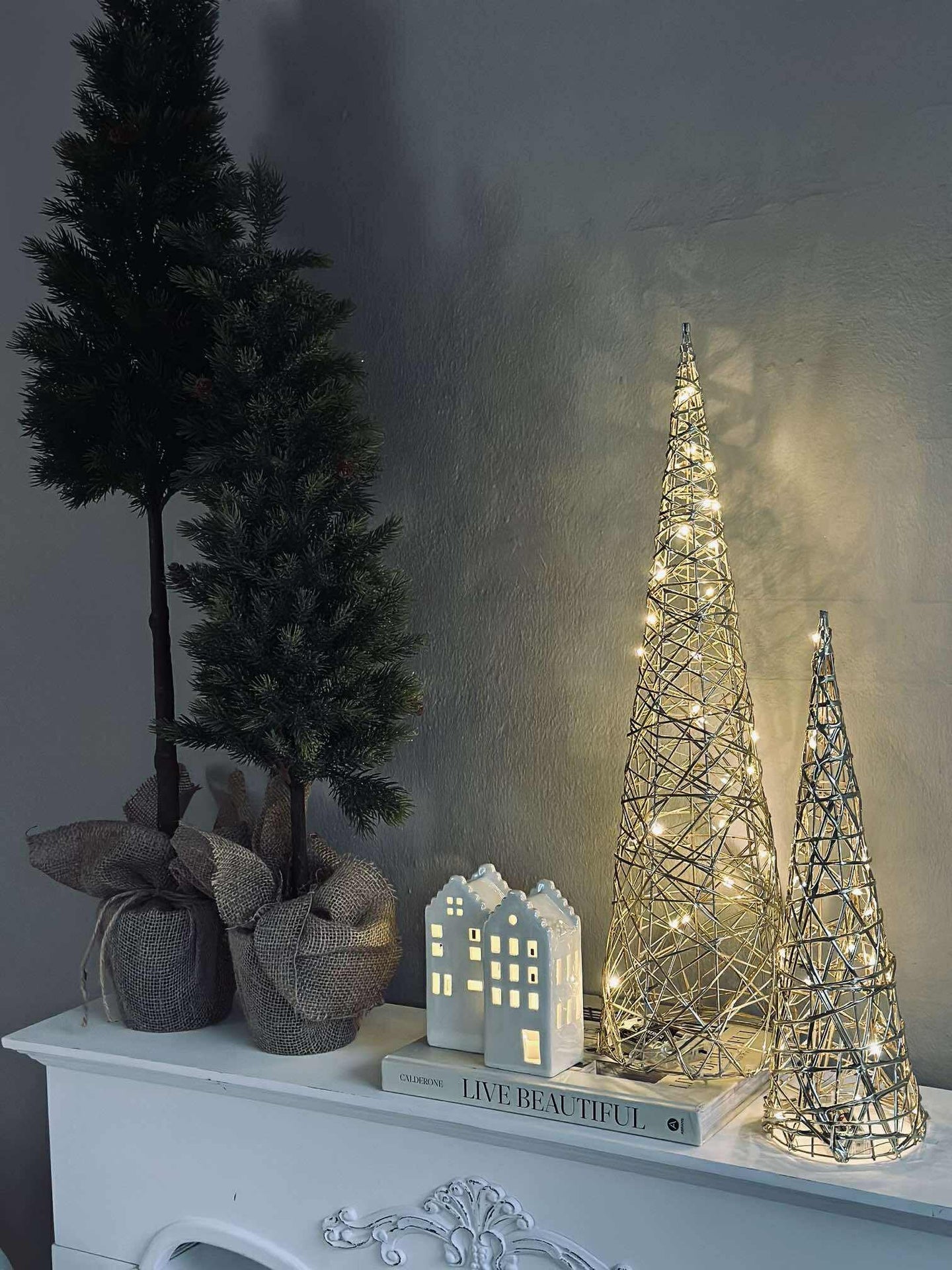 Kjegle med LED-lys - Gull