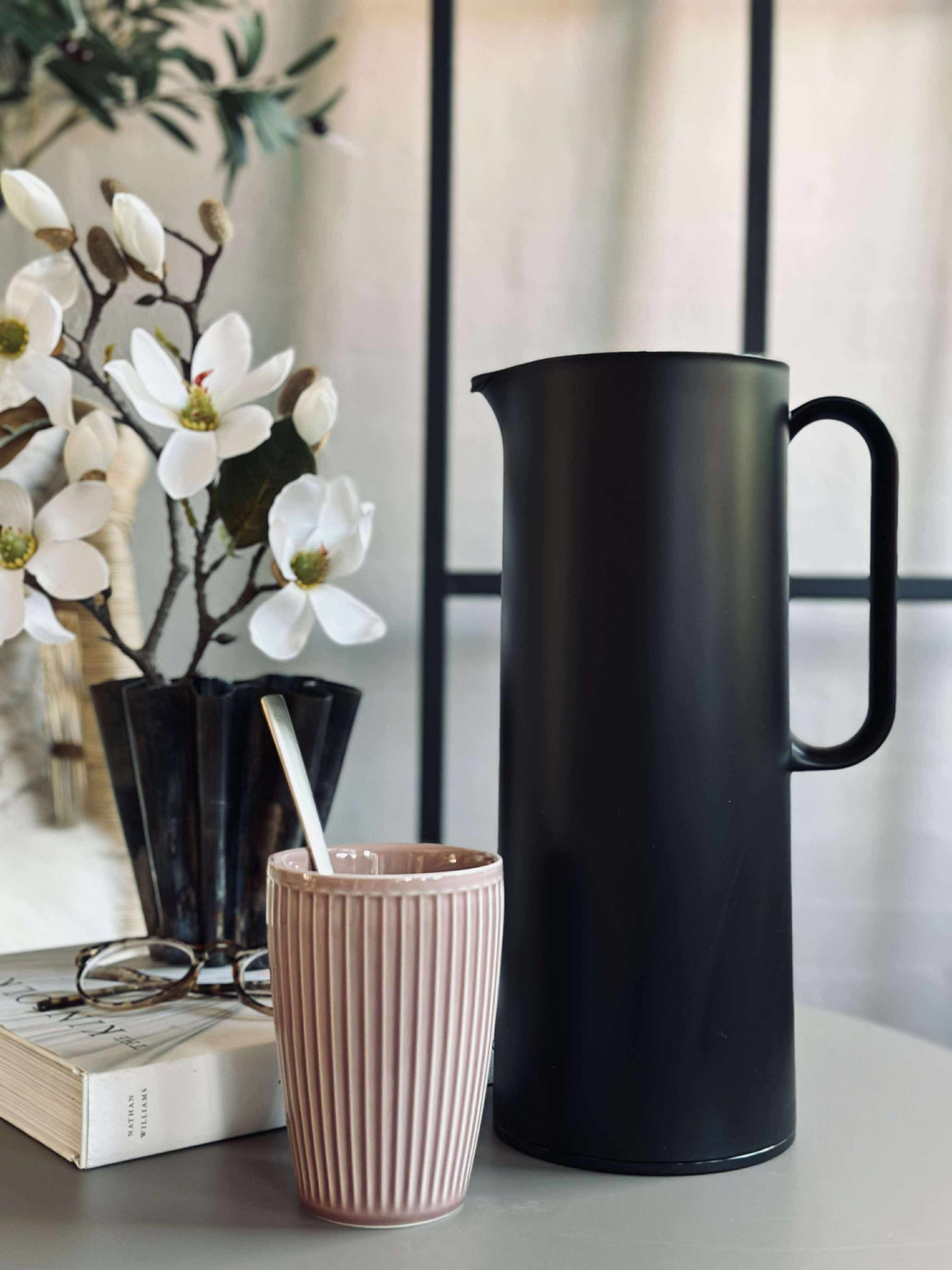 Termokanne med trykknappfunksjon - 1 liter