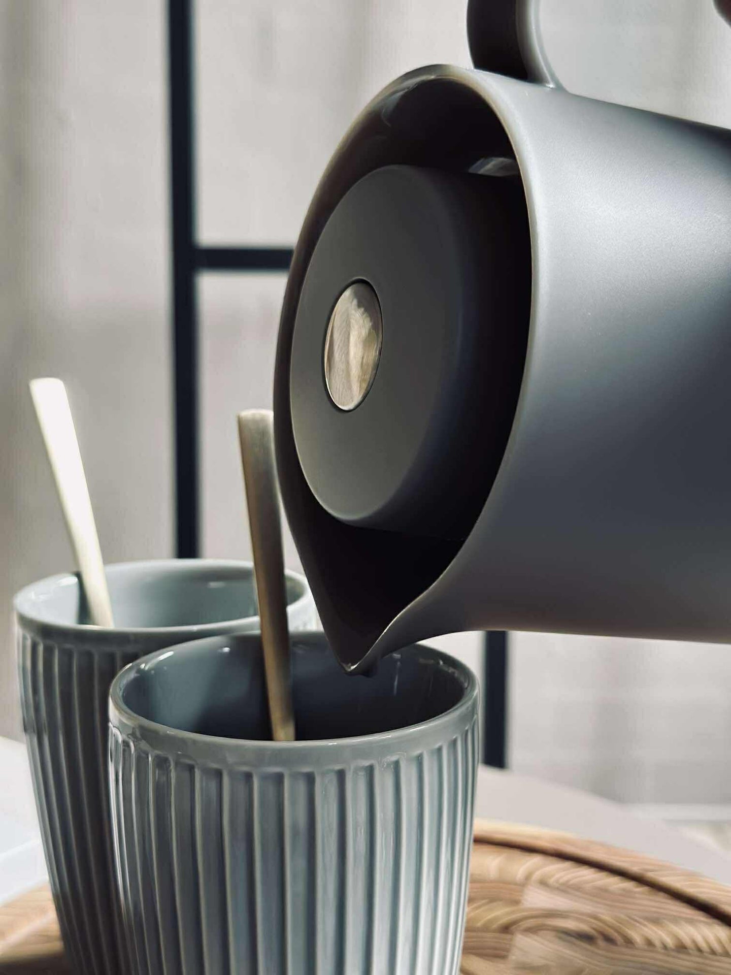 Termokanne – Med trykknappfunksjon - 1 liter