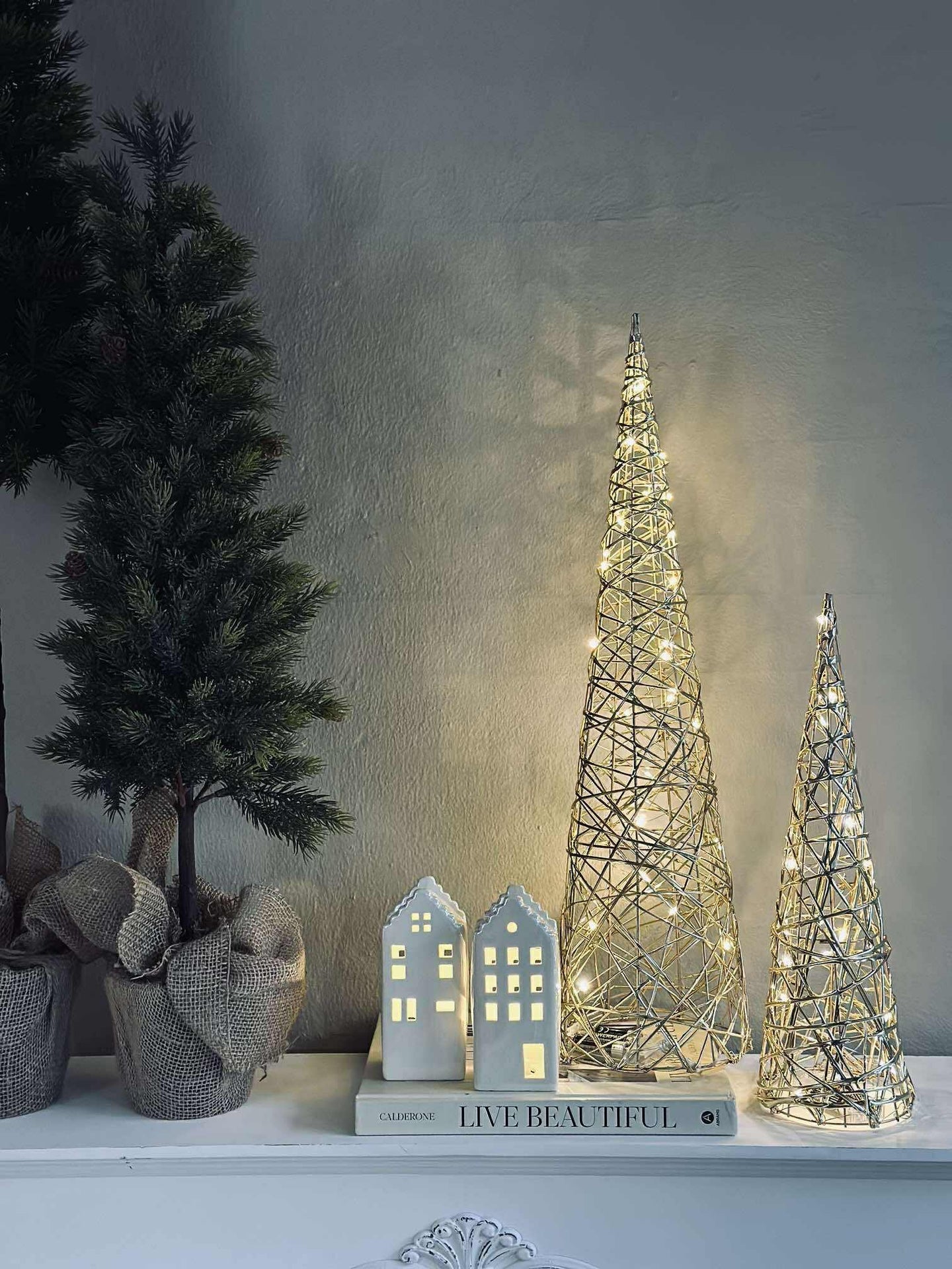 Kjegle med LED-lys - Gull