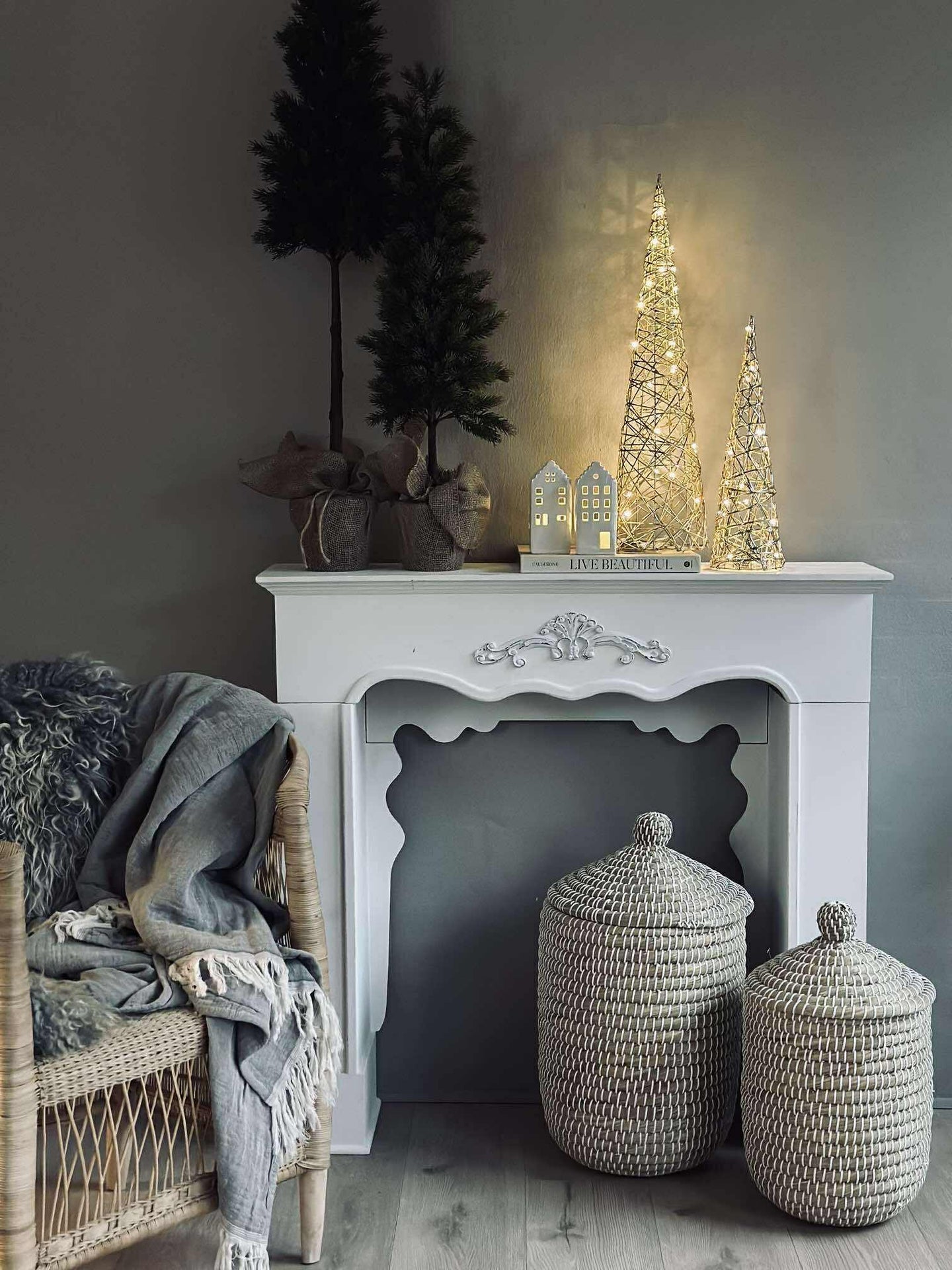 Kjegle med LED-lys - Gull