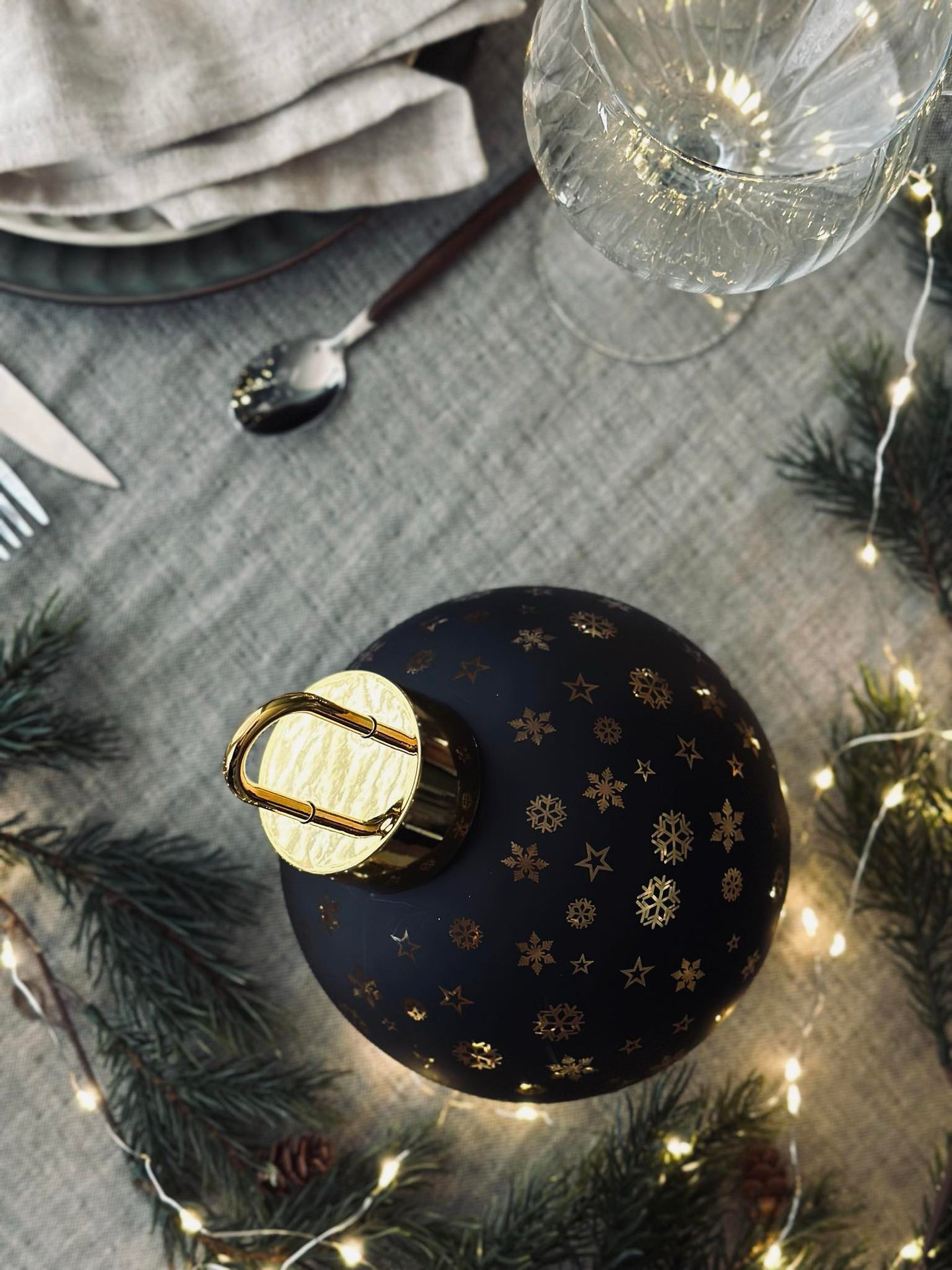 Julekule med led-lys - Black