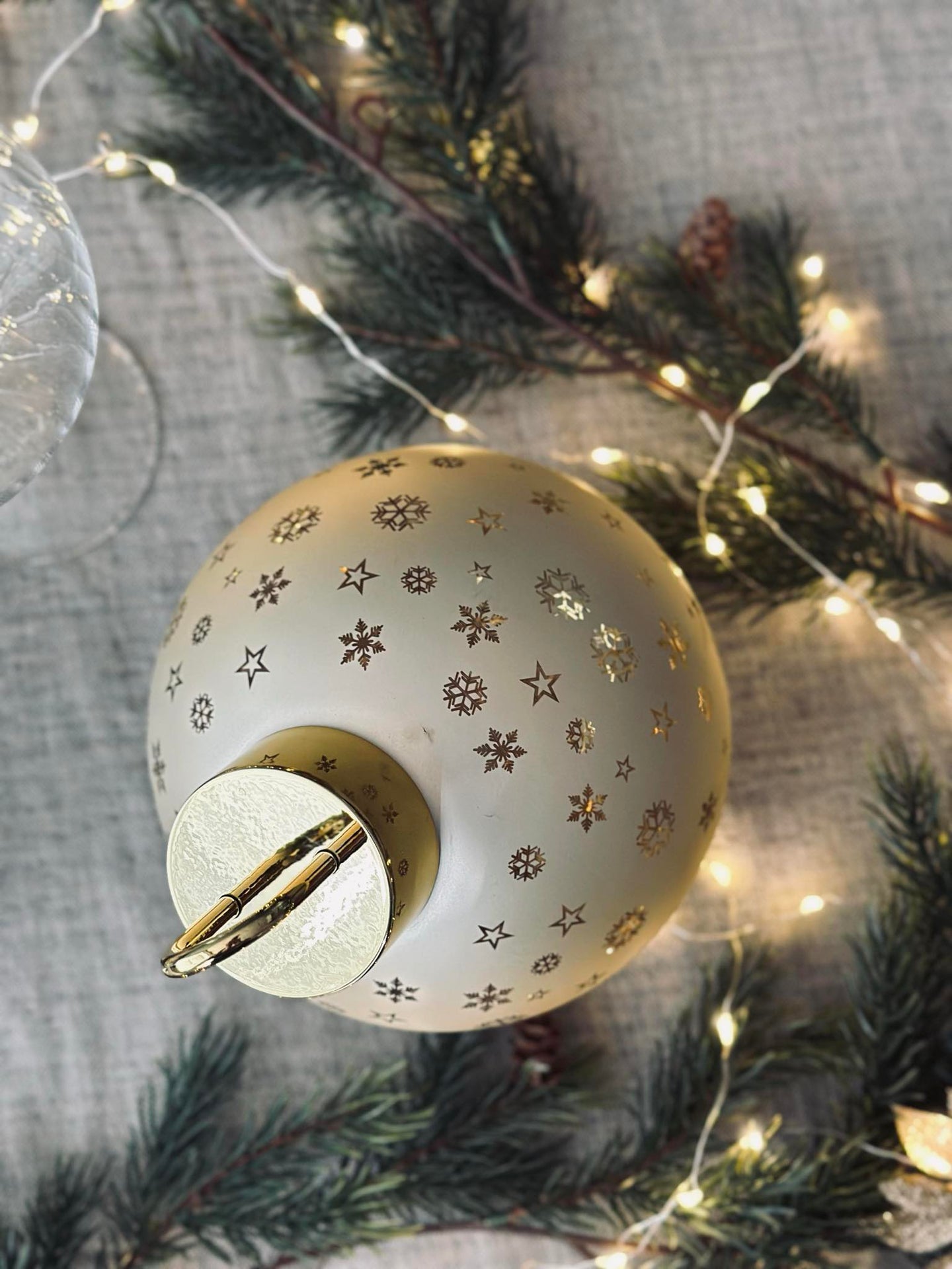 Julekule med LED-lys - Gull