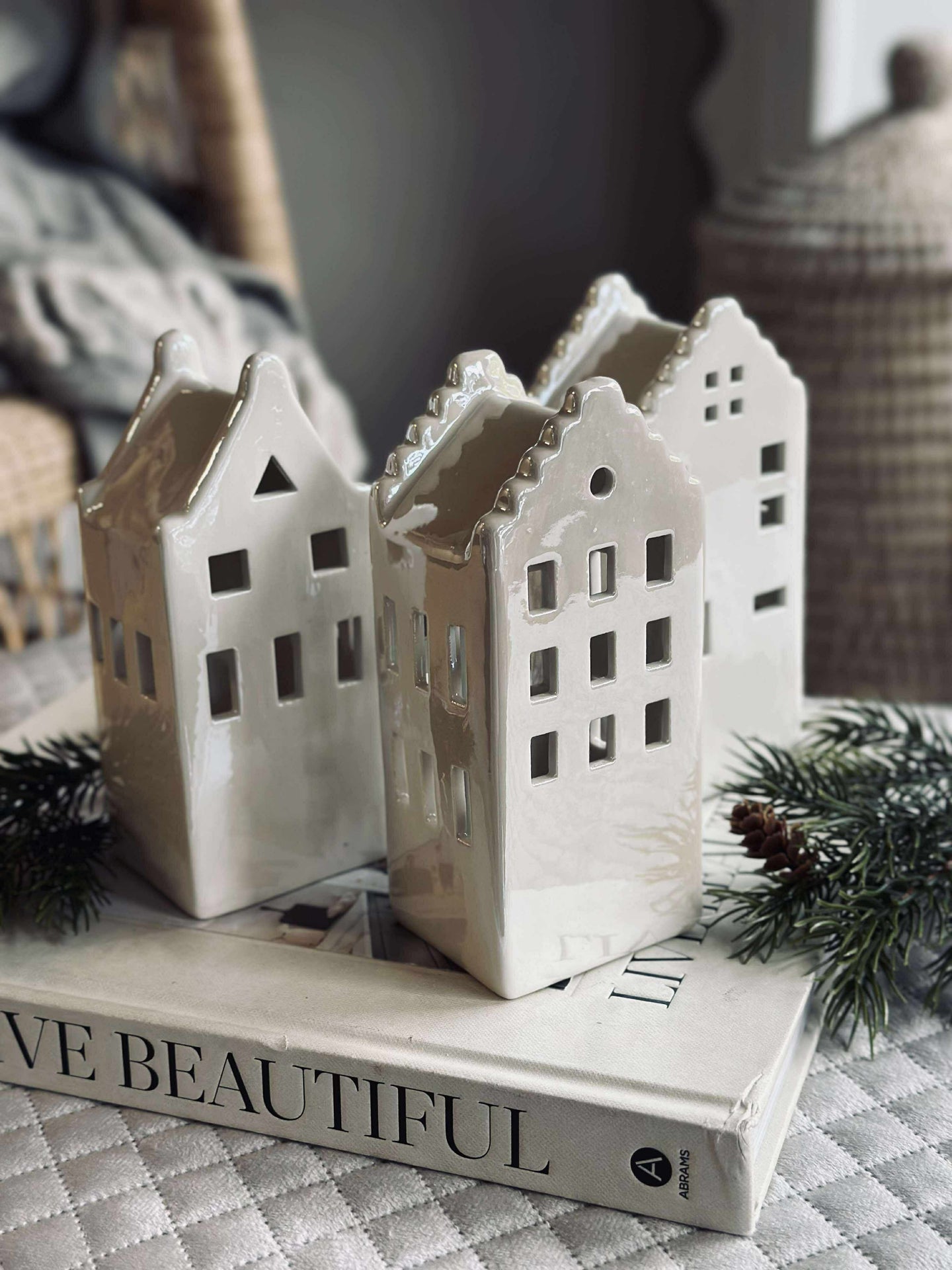 Lyshus med LED - WHITE MIX