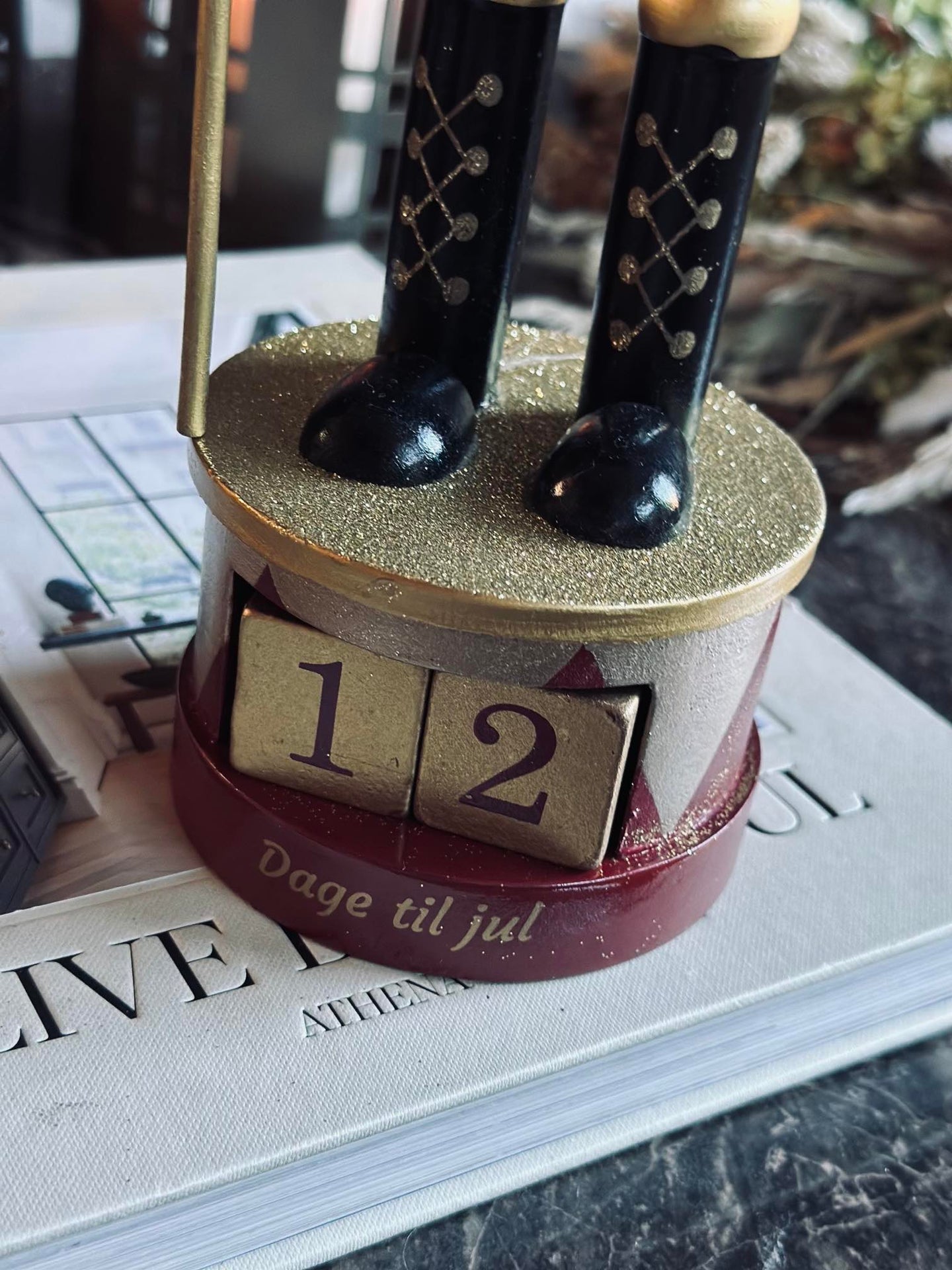 Nøtteknekker med dato