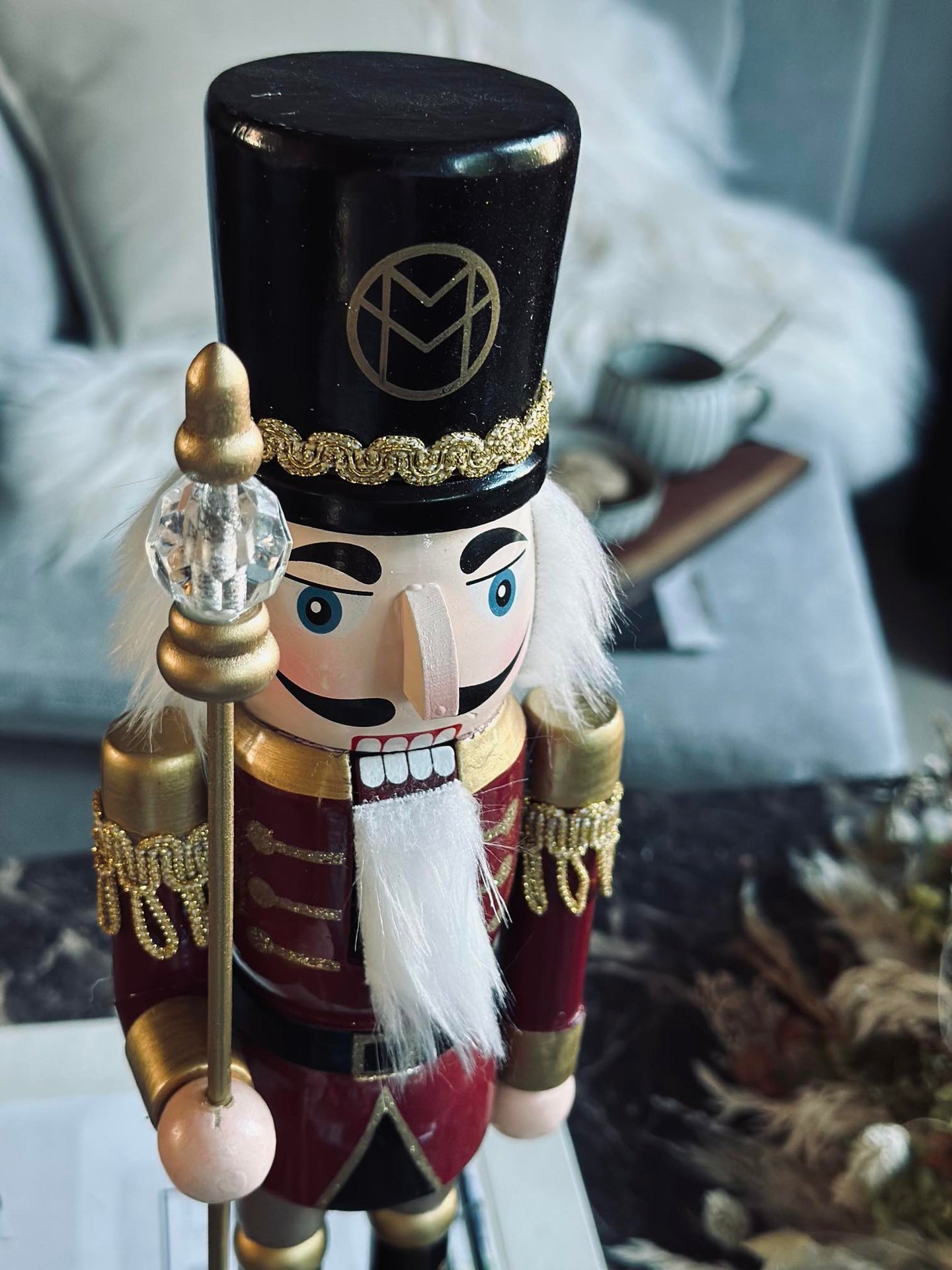 Nøtteknekker med dato