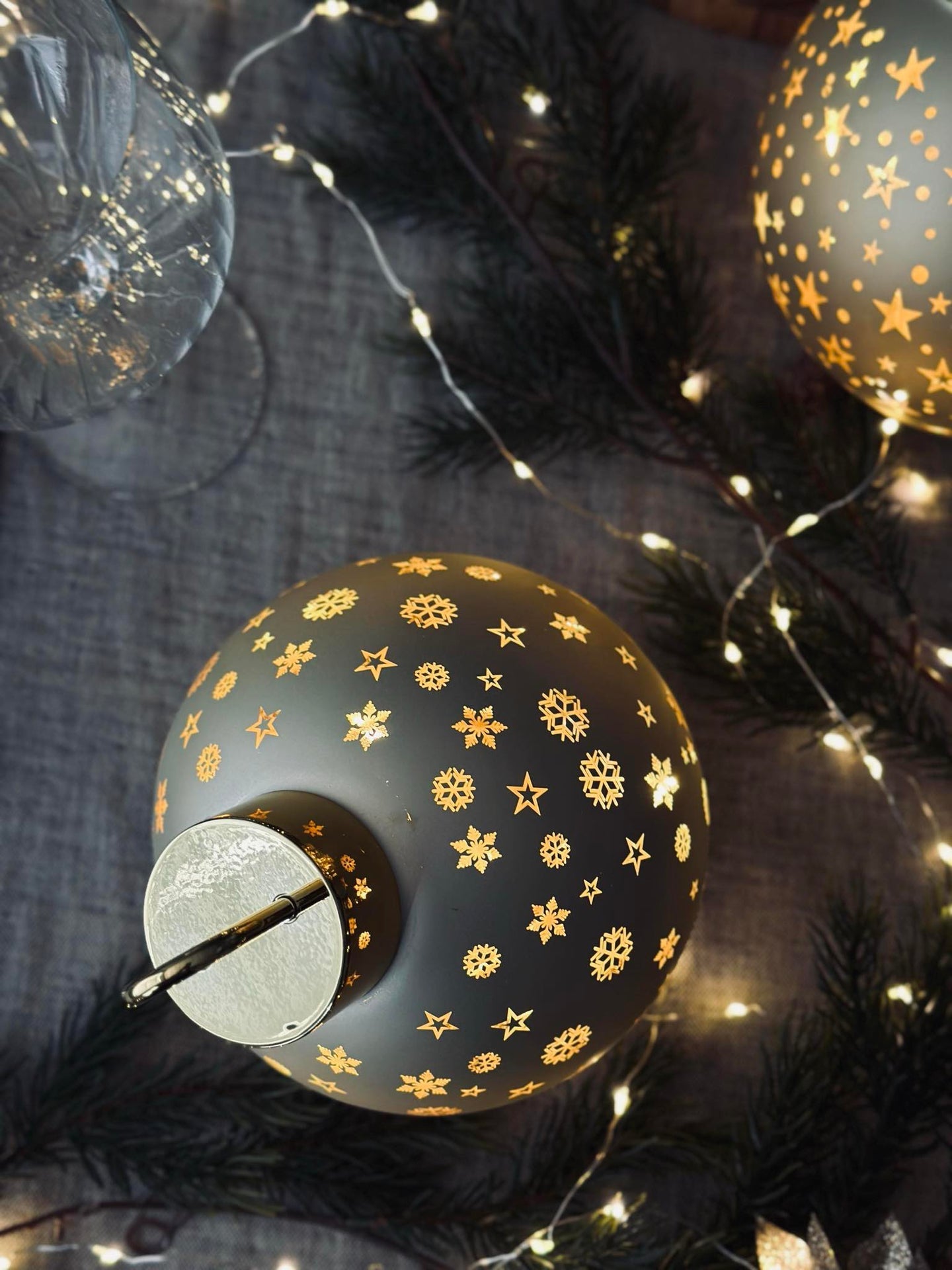 Julekule med LED-lys - Gull