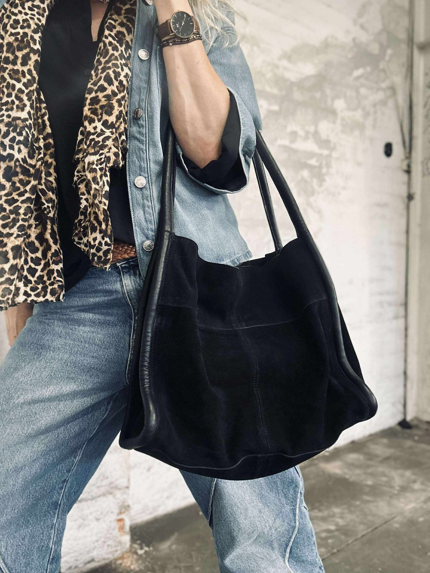 Shopper i svart ruskinn