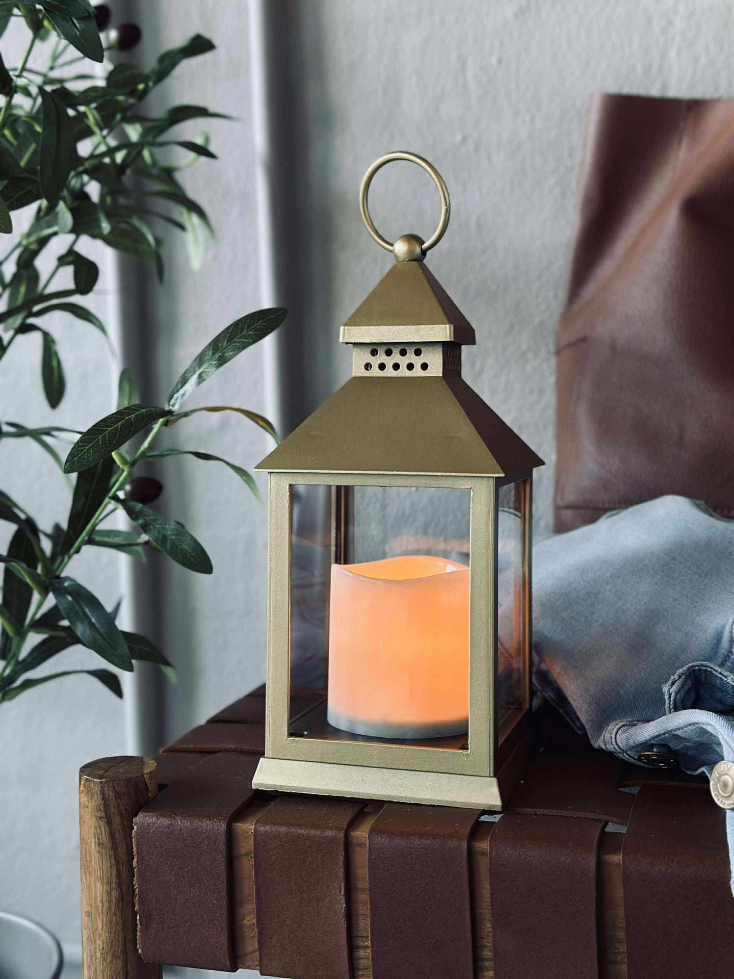 Lanterne med Timer - Gull