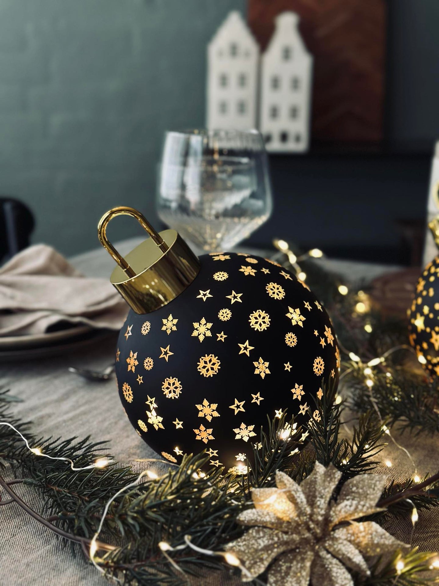 Julekule med led-lys - Black