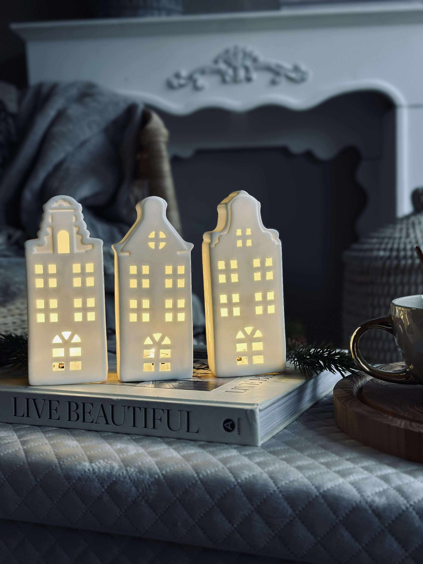 Lyshus med LED - WHITE MIX