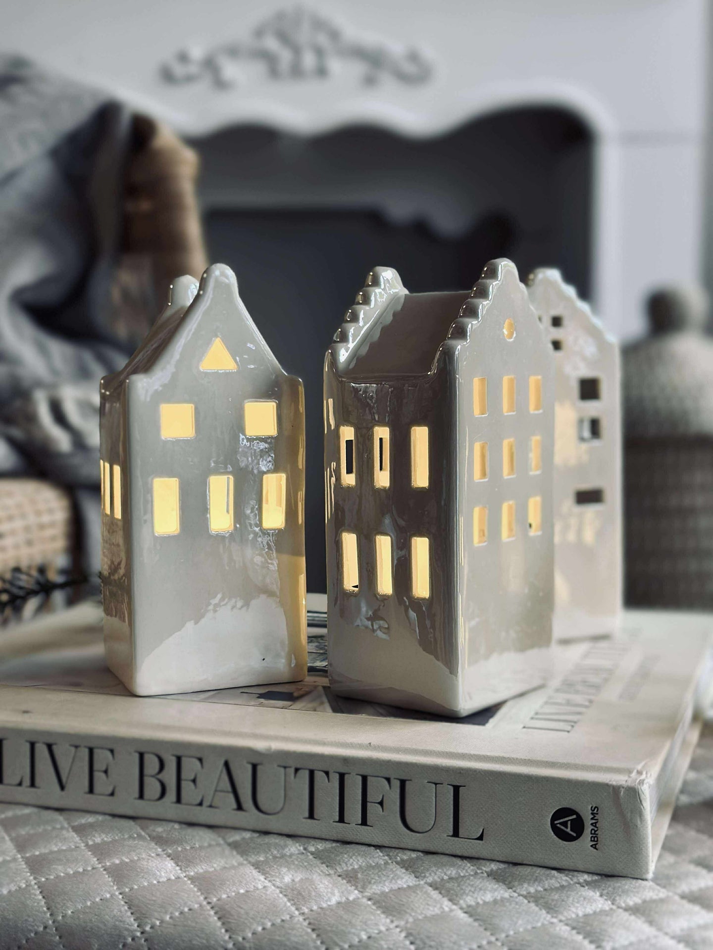 Lyshus med LED - WHITE MIX