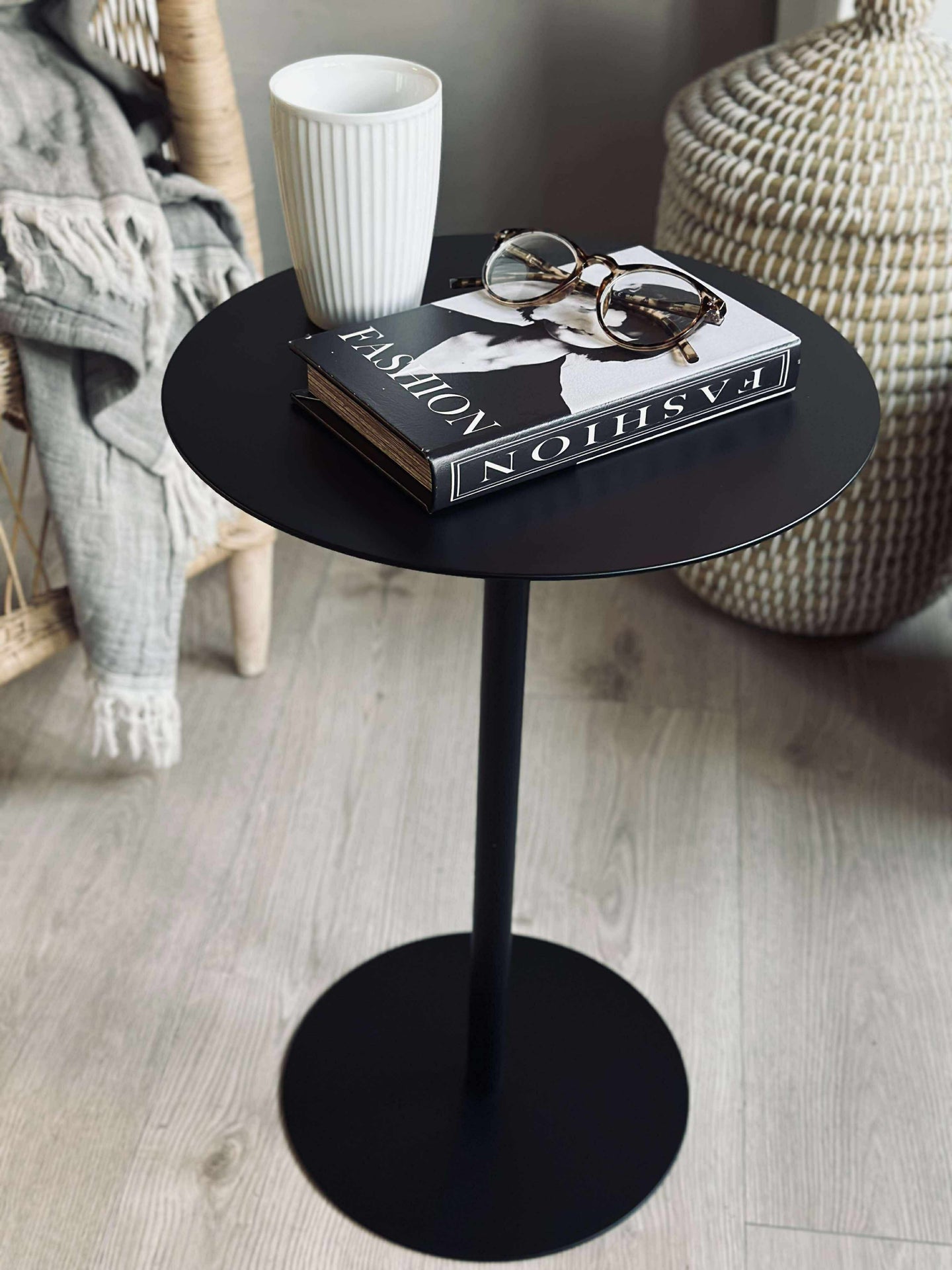 Sidebord - Svart metall