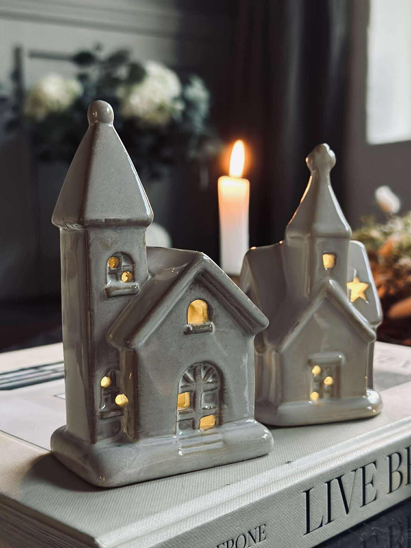 Lyshus Kirke med LED - WHITE MIX