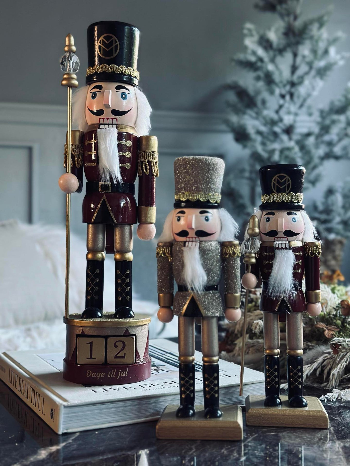 Nøtteknekker med dato