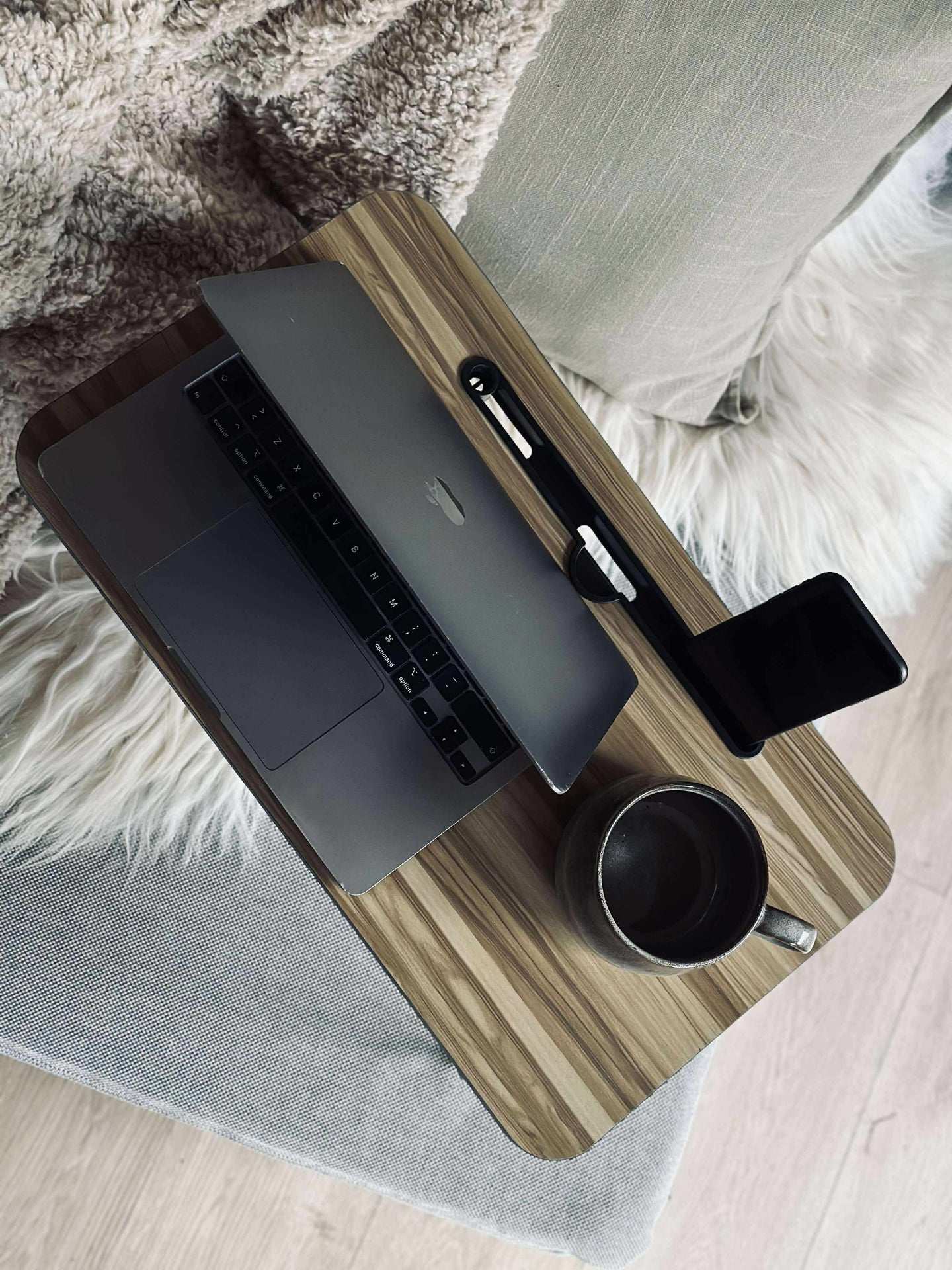 Brettbord med holder til iPad / telefon