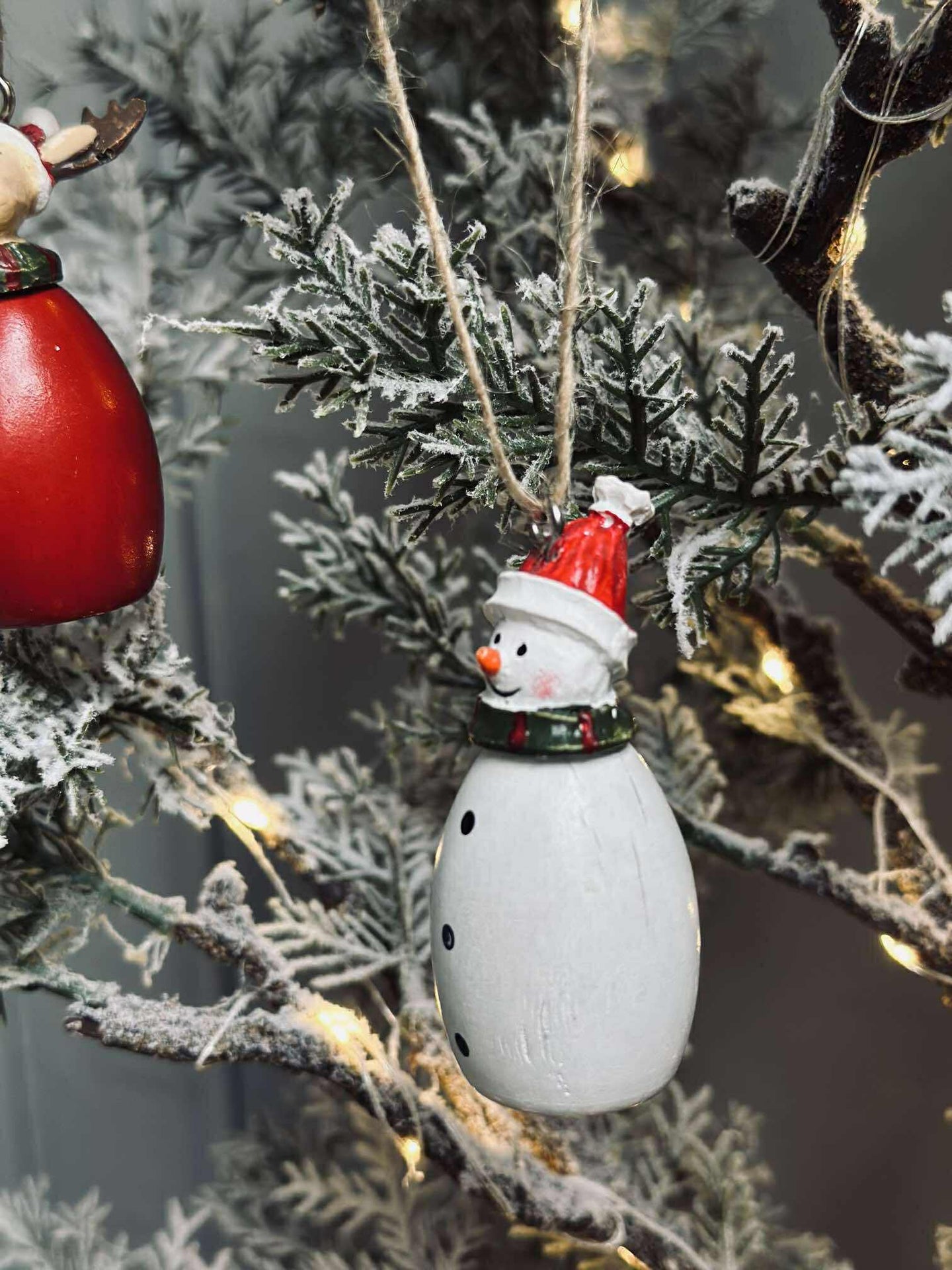 Oppheng snømann - tre