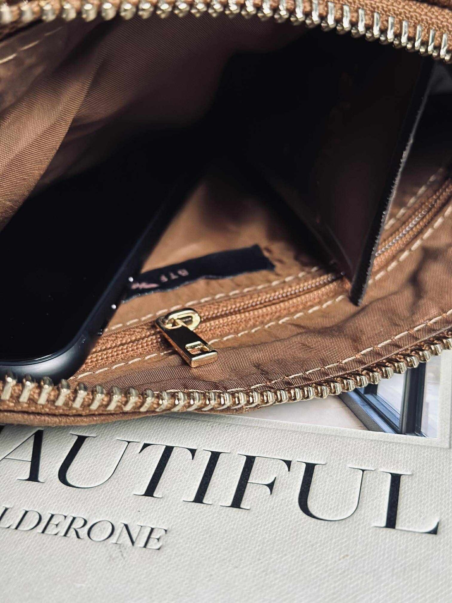 Crossbody clutch ALICE - Ruskinn caramel
