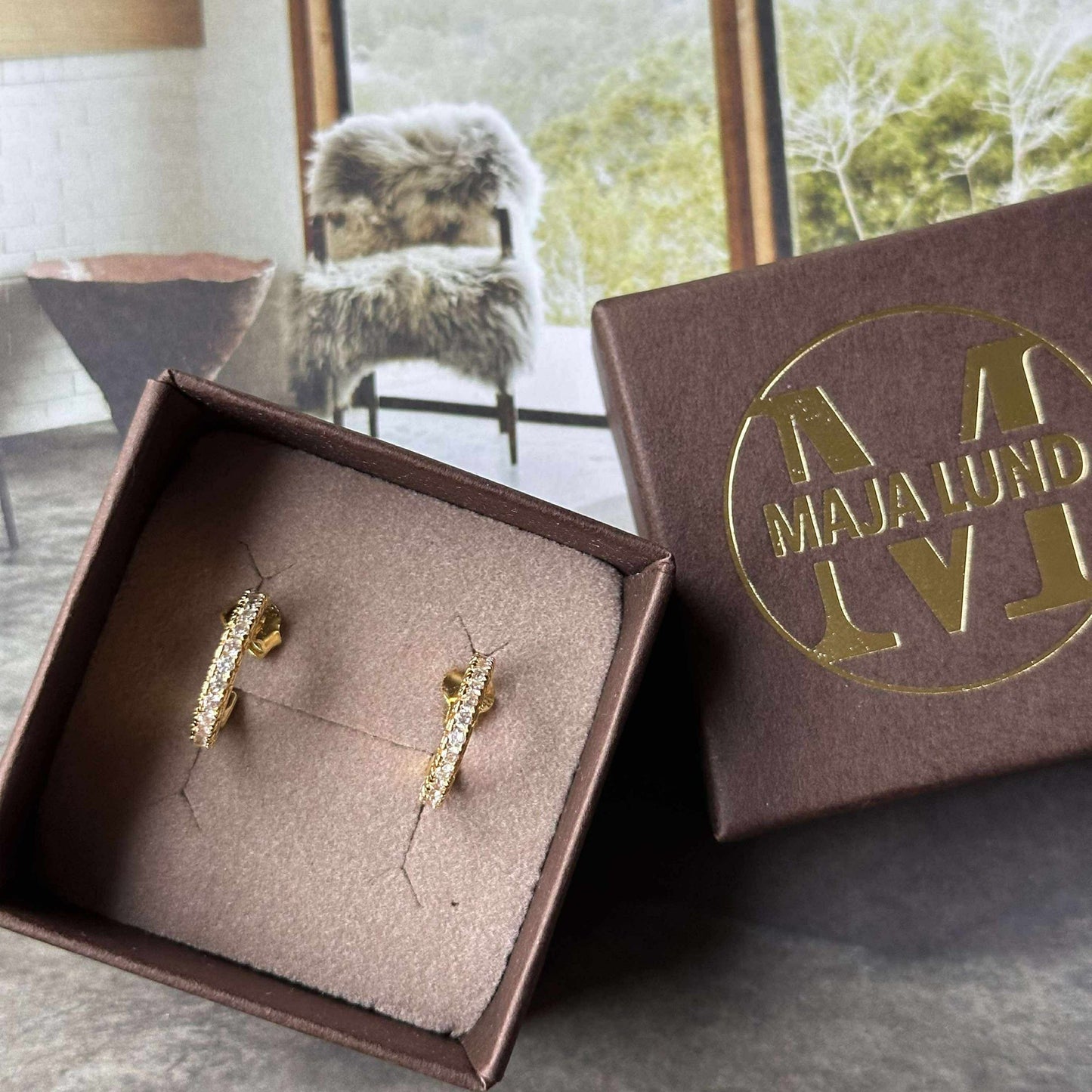 Øredobber IZA med klare zirkoner - forgylt