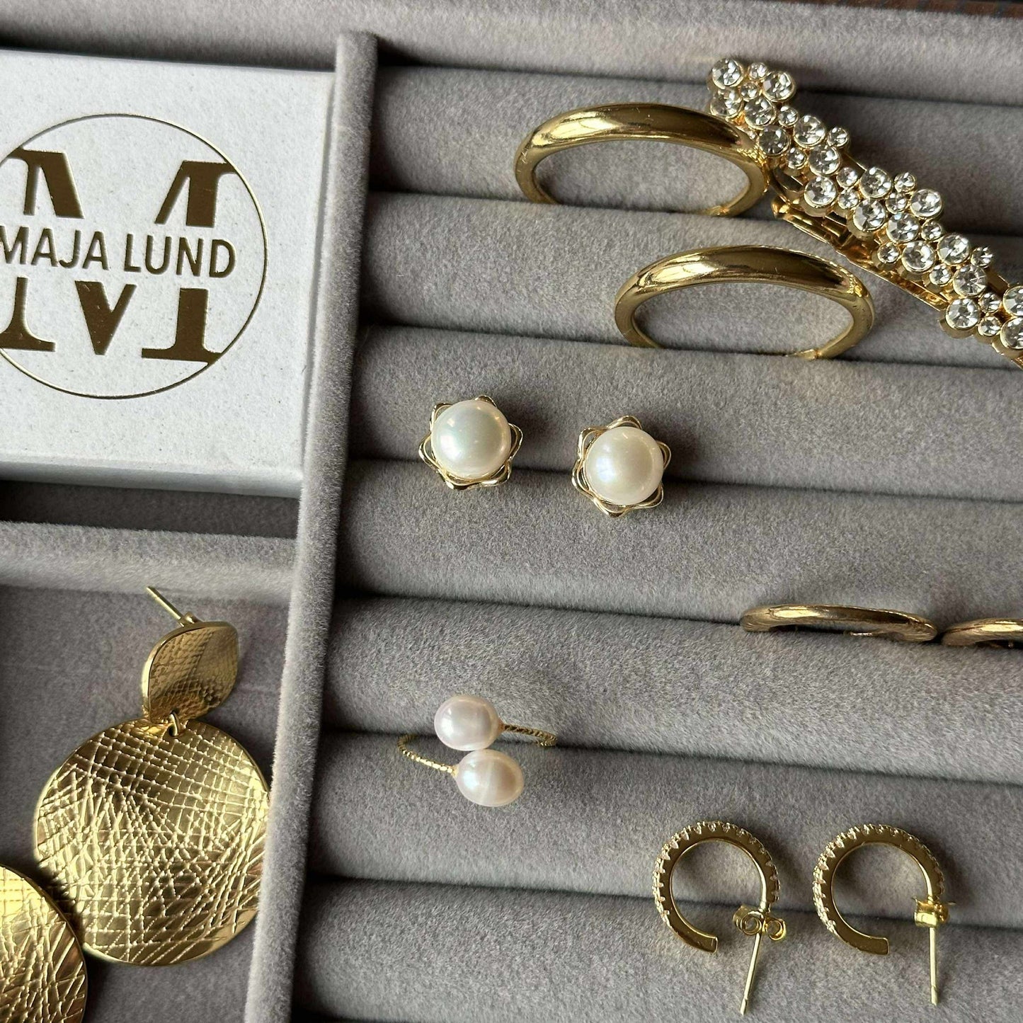 Øredobber IZA med klare zirkoner - forgylt