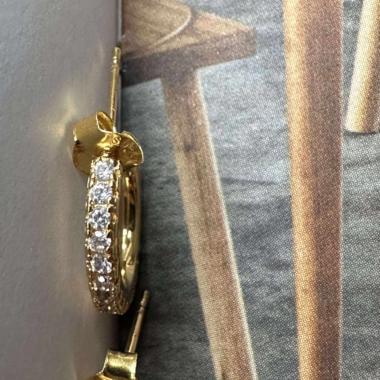 Øredobber IZA med klare zirkoner - forgylt