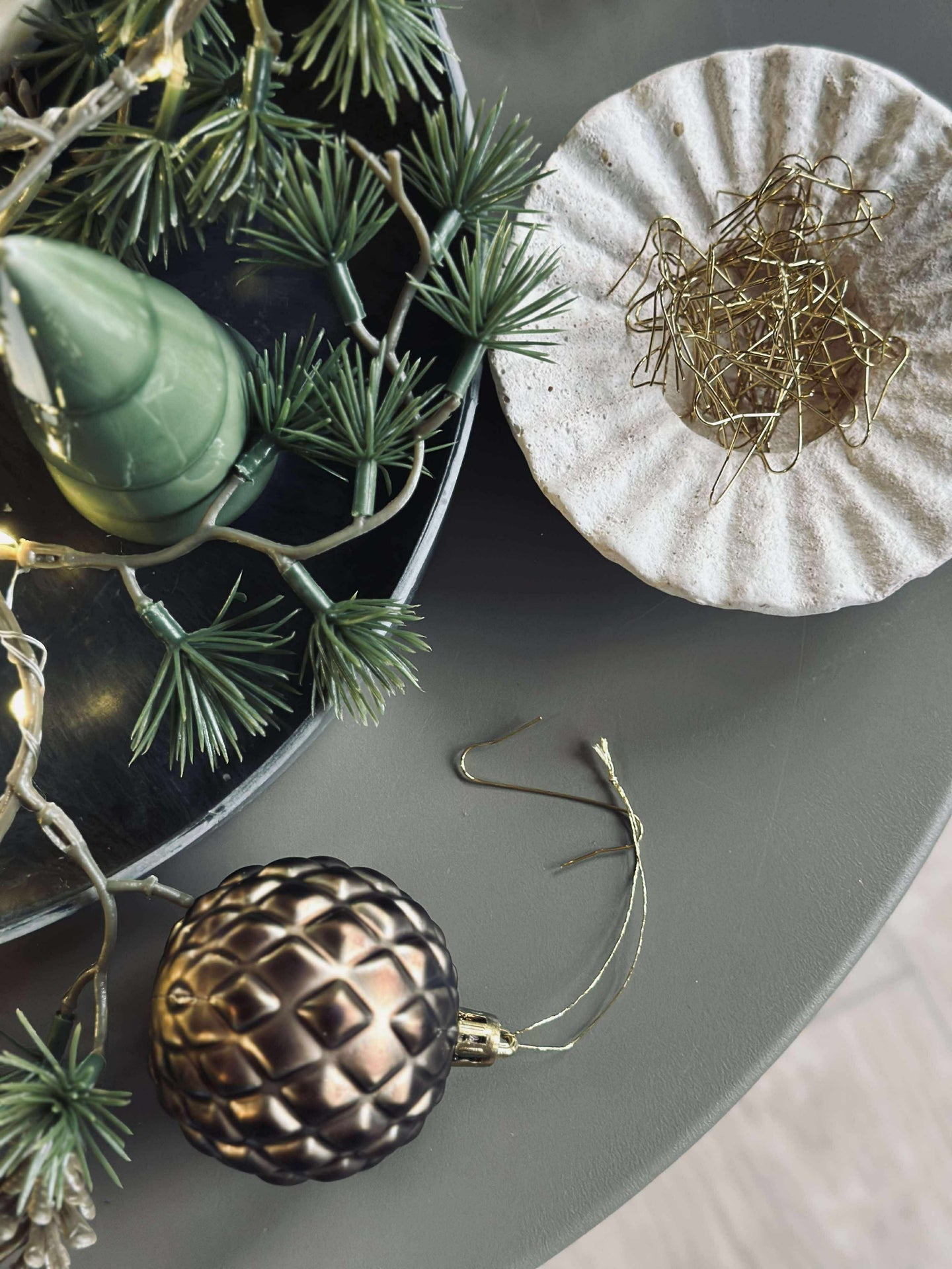 Krok for oppheng av julepynt - Gull