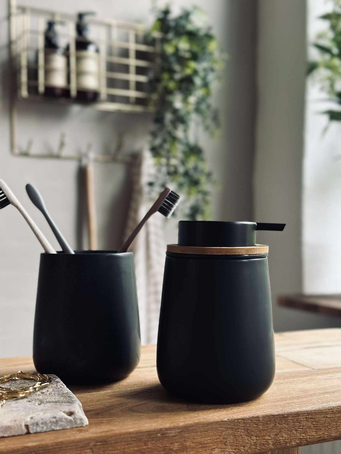 Dispenser med pumpe Svart - Dolomite