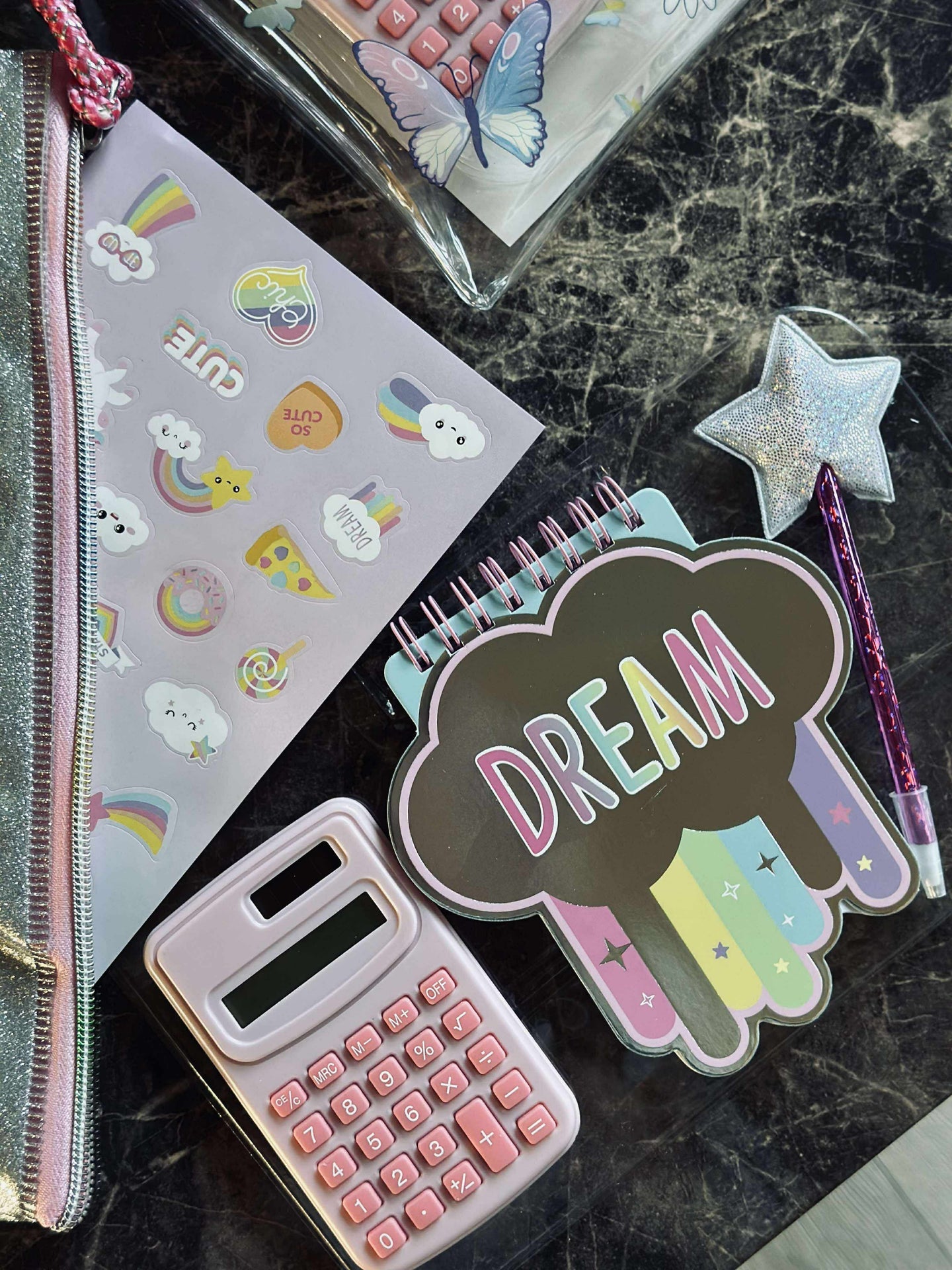 Jentepose med innhold - MIX