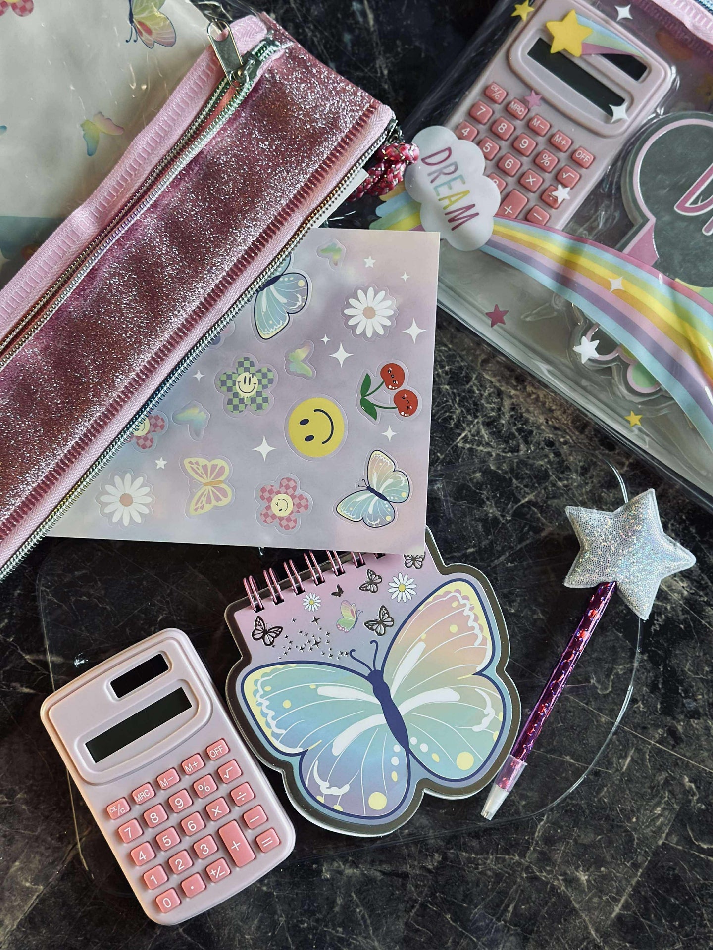 Jentepose med innhold - MIX