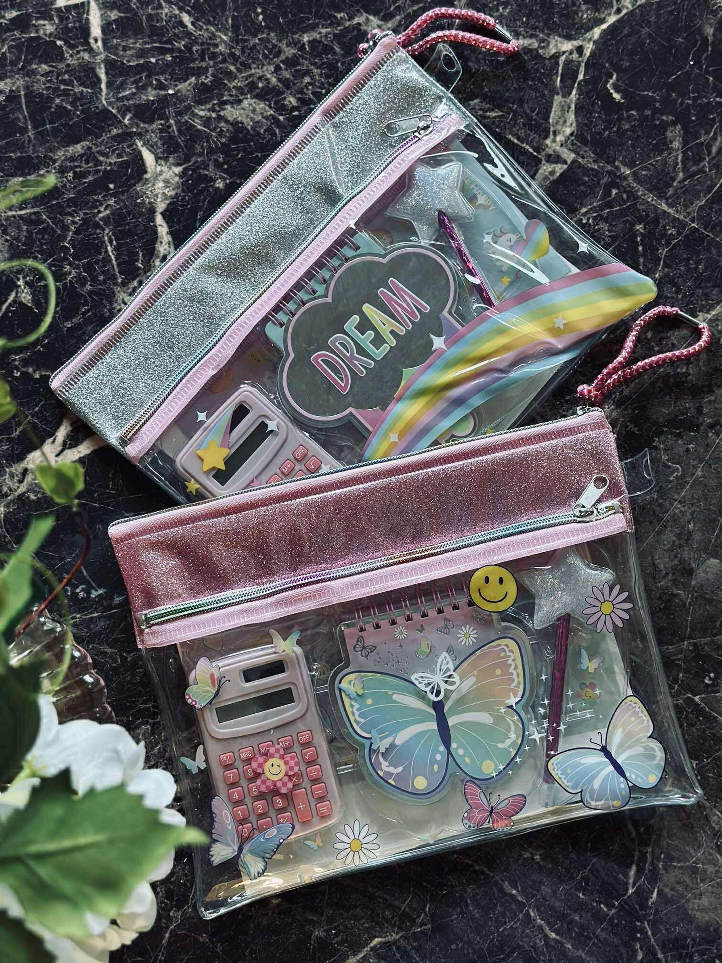 Jentepose med innhold - MIX