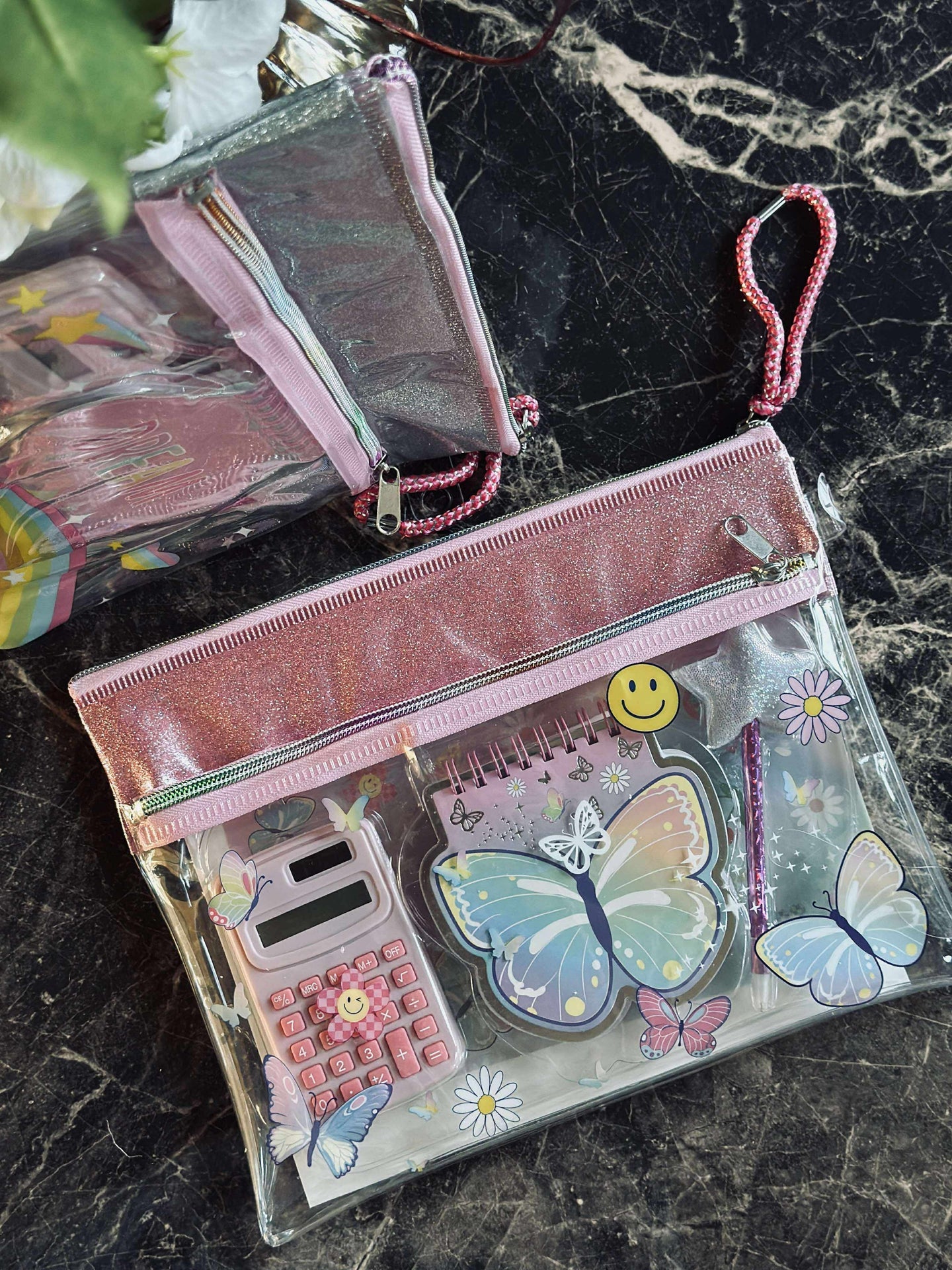 Jentepose med innhold - MIX