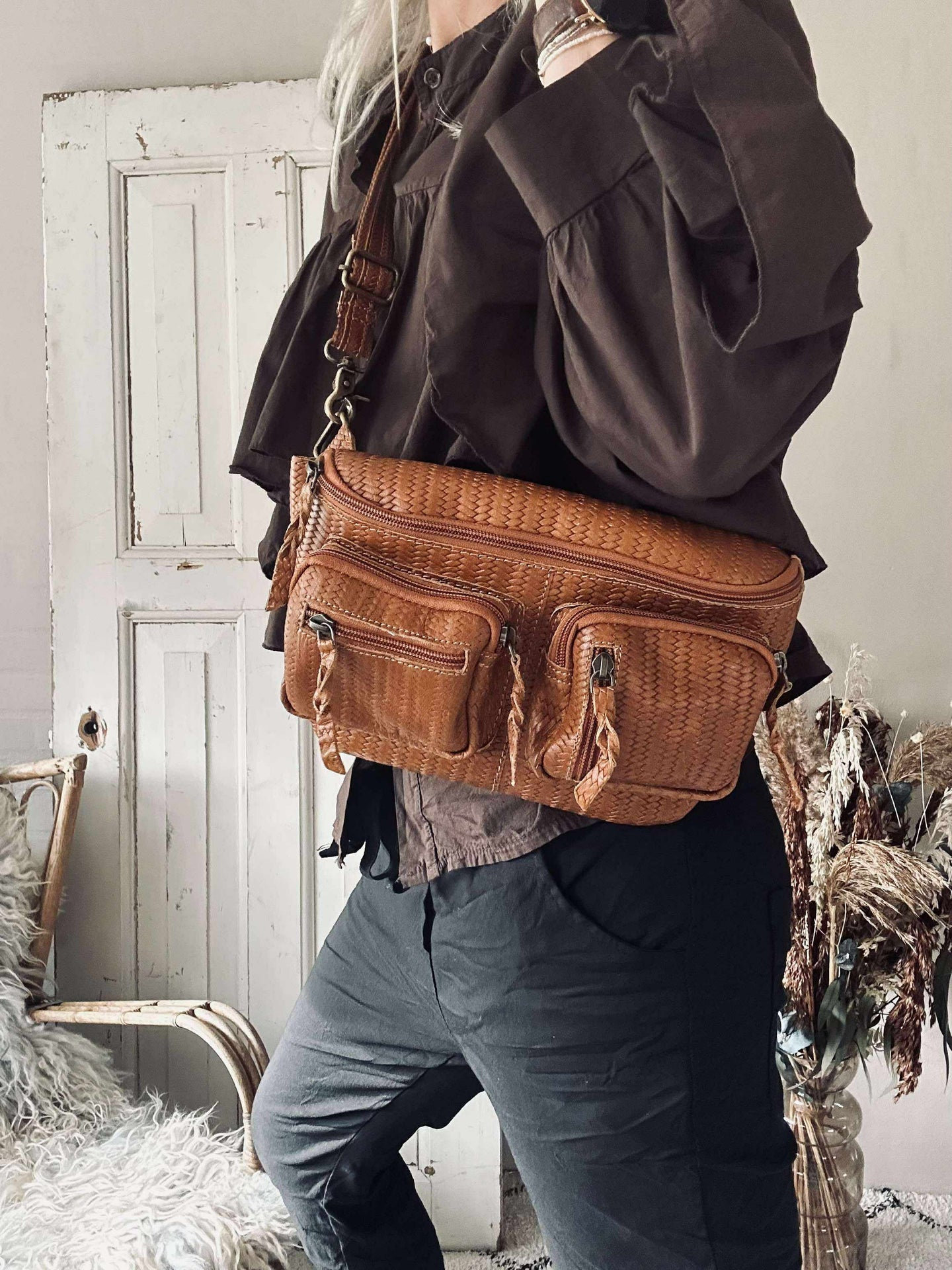 Belteveske Kaya - Cognac flettet