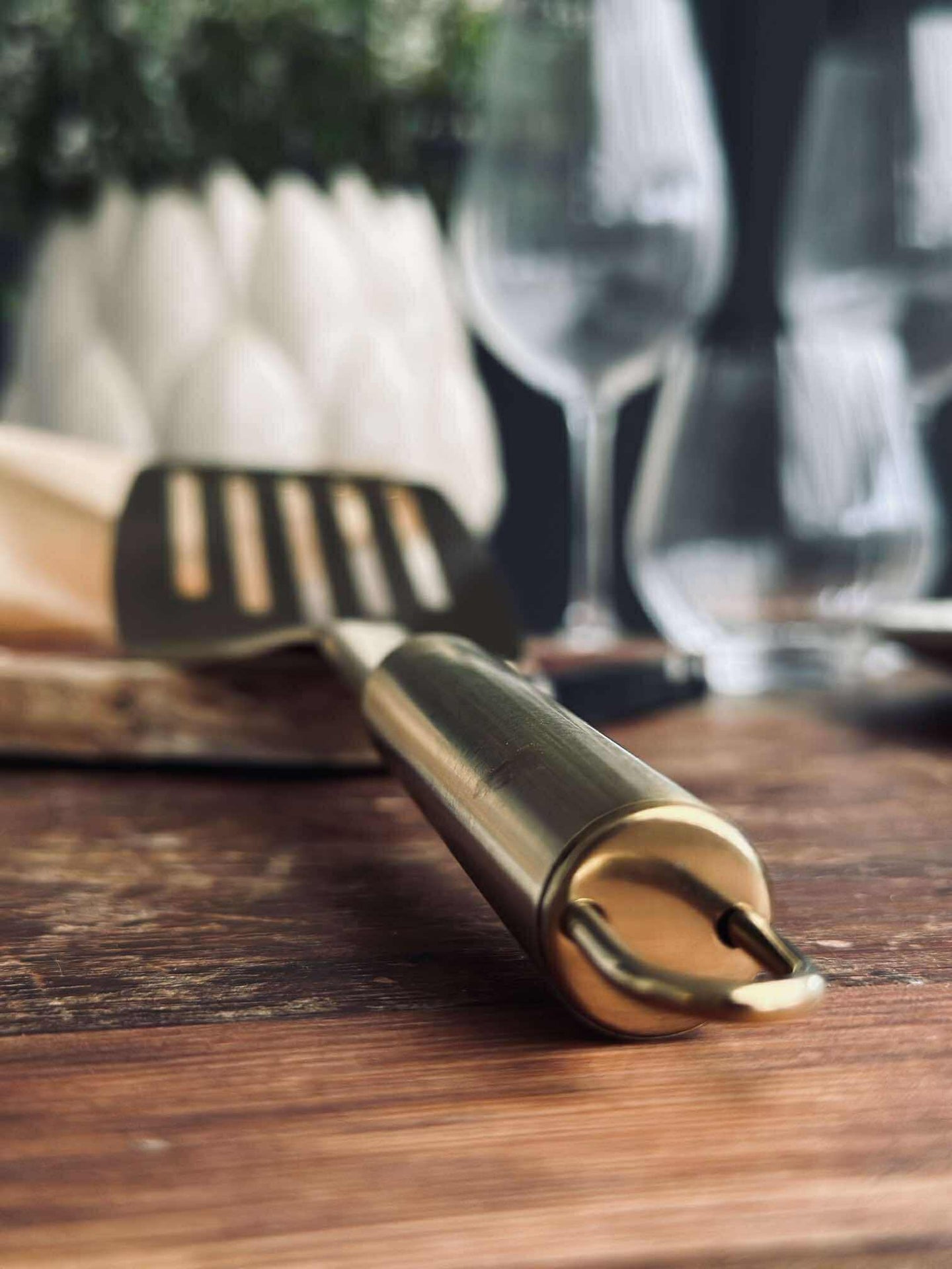 Palett med hull Golden - Rustfritt stål