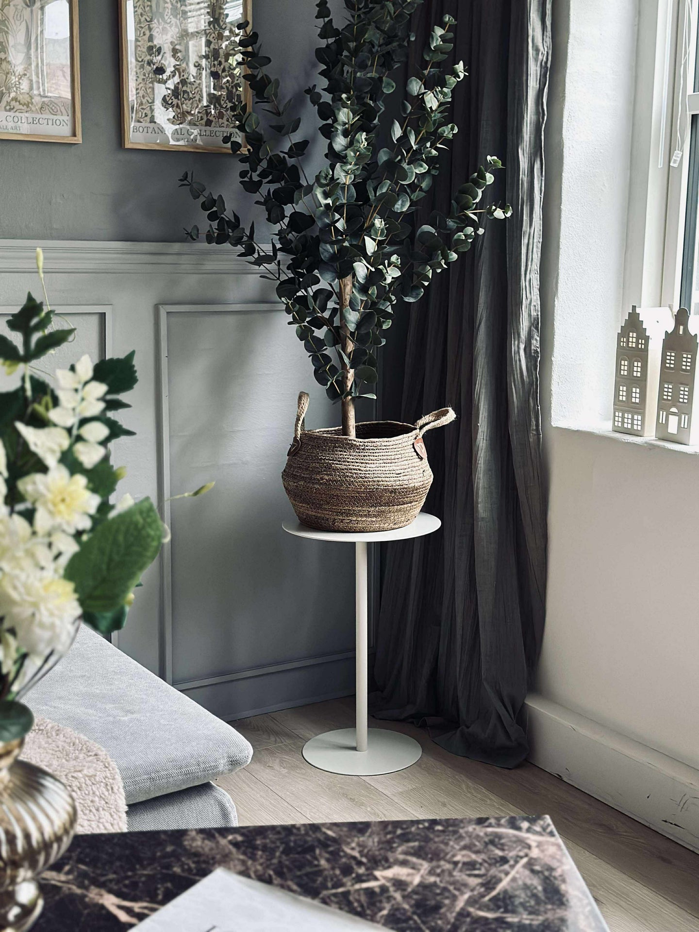 Sidebord - Hvit metall