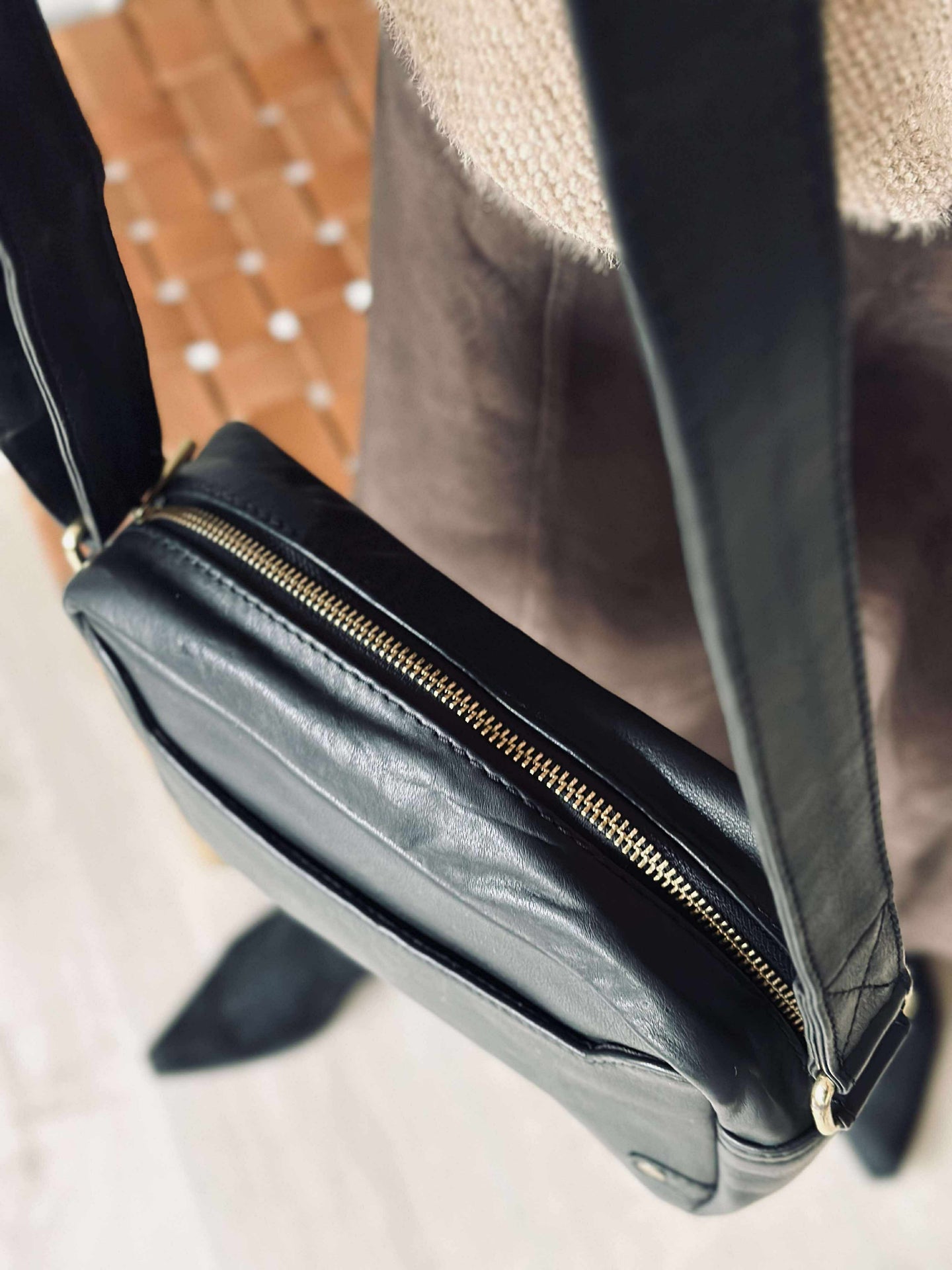 Crossover Aya - Black / gold
