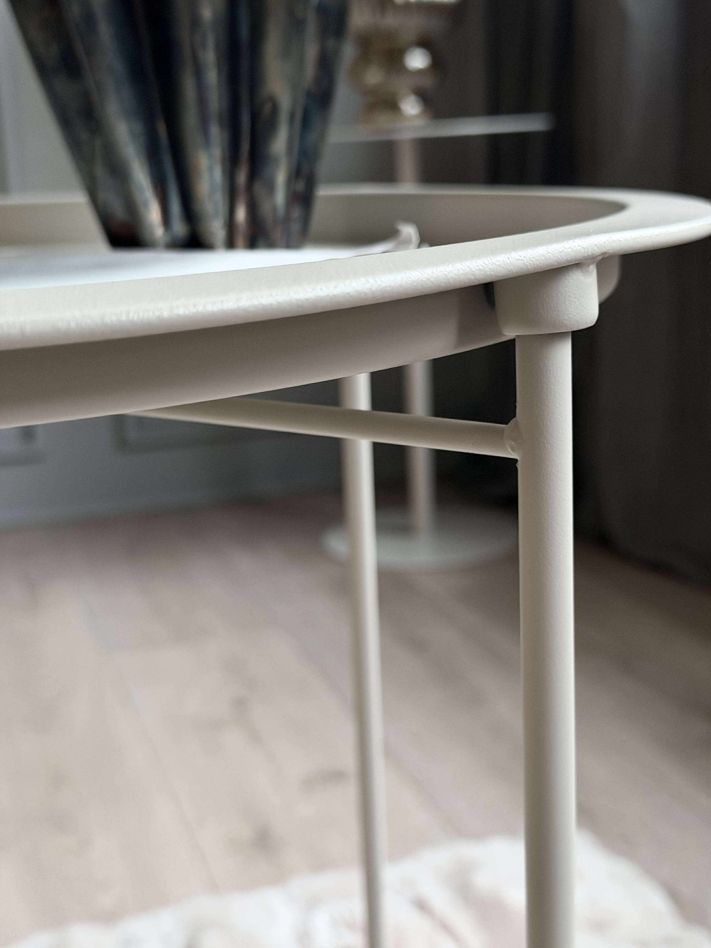 Bakkebord - Hvit metall