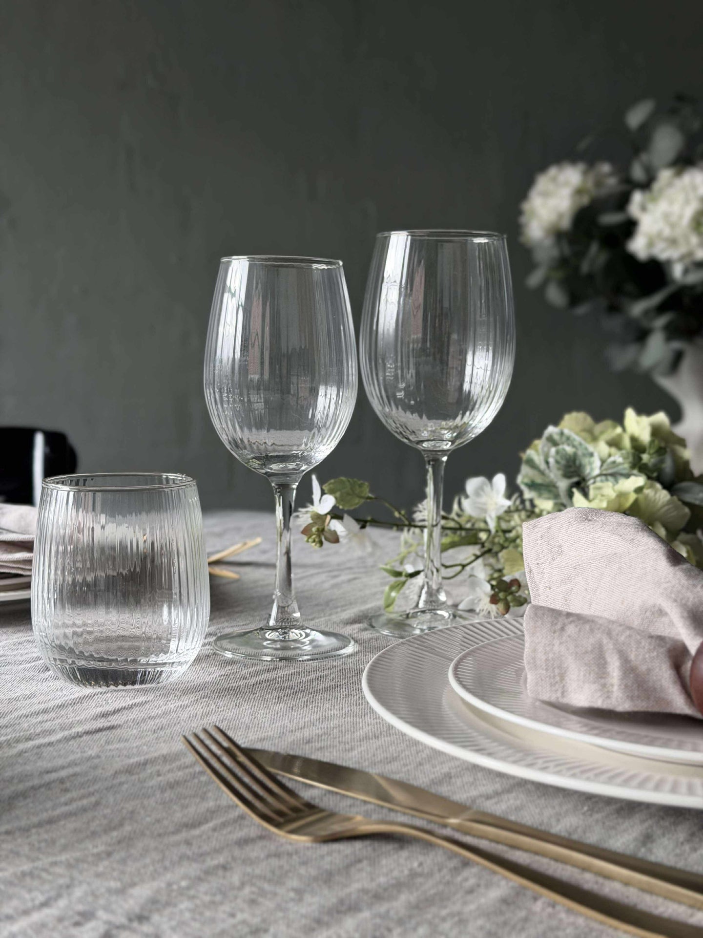 Vinglass Riflet med gullkant - 4 stk. 350 ml