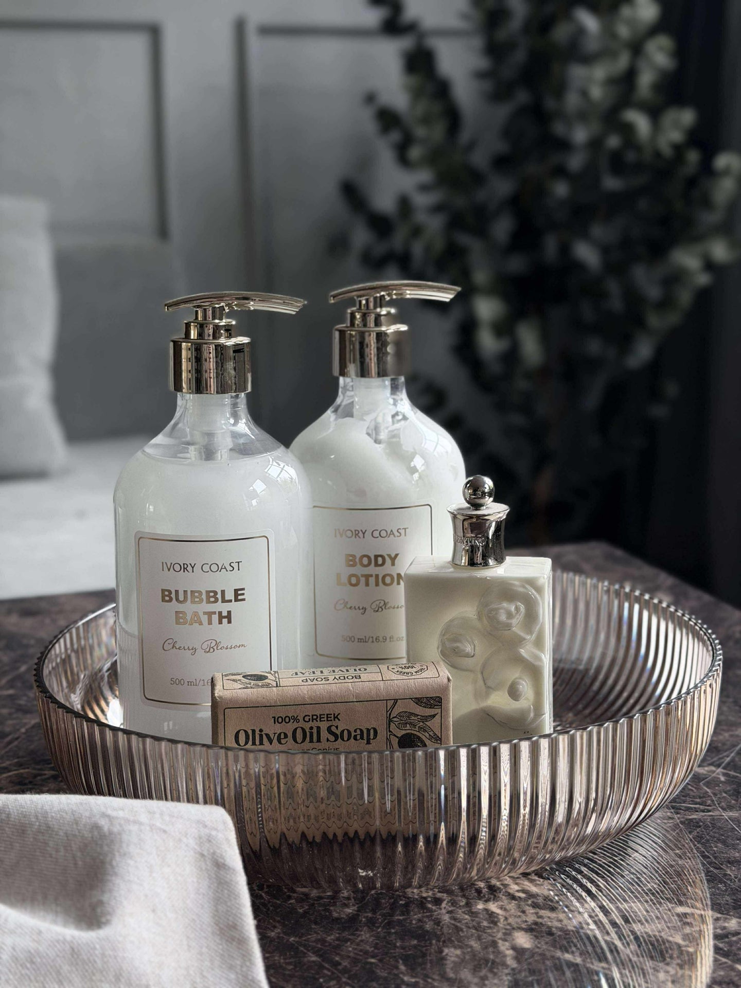 Fat til dekor eller matvarer - Gyllen