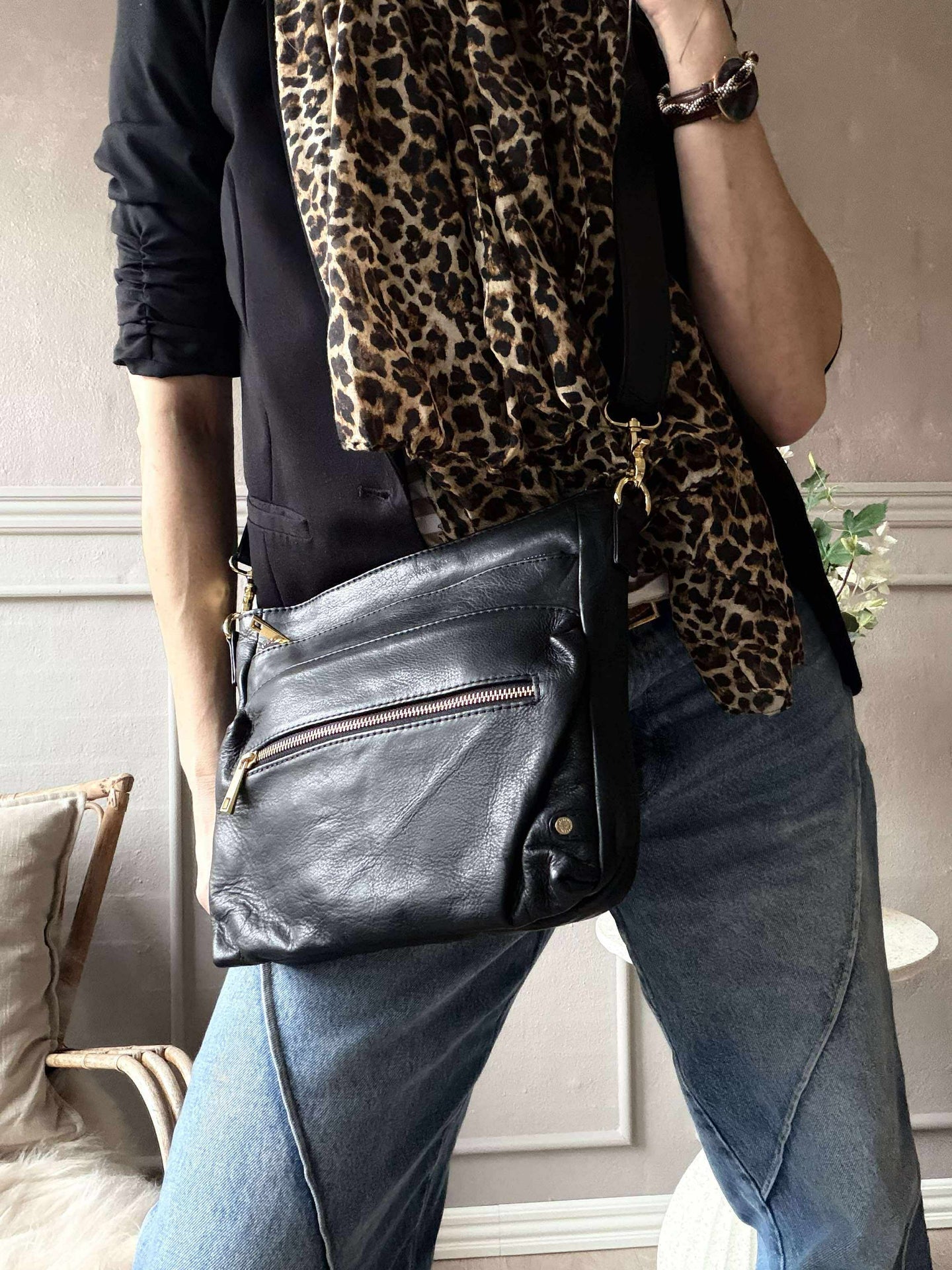 Crossover Amalia - Black leather