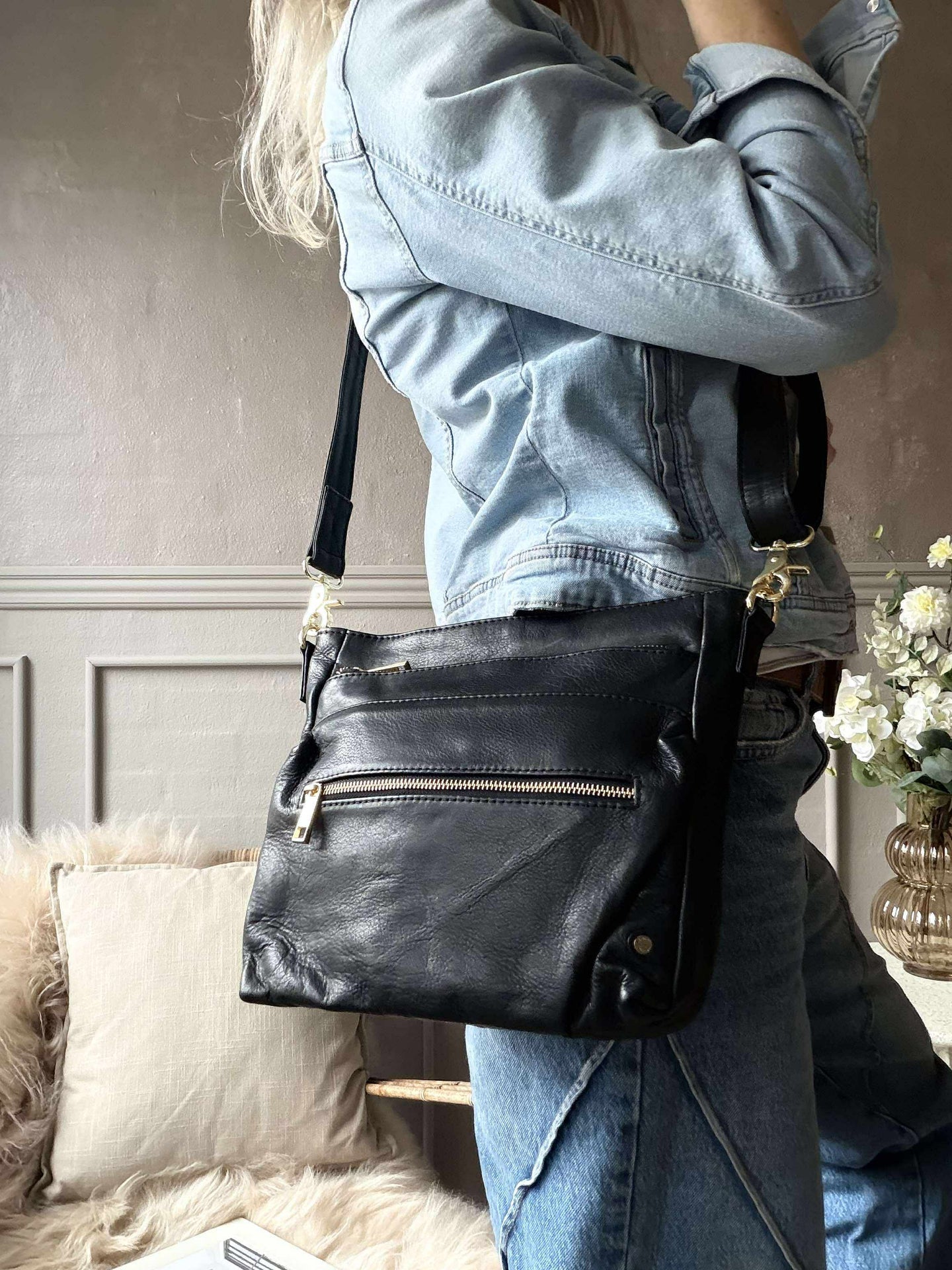 Crossover Amalia - Black leather