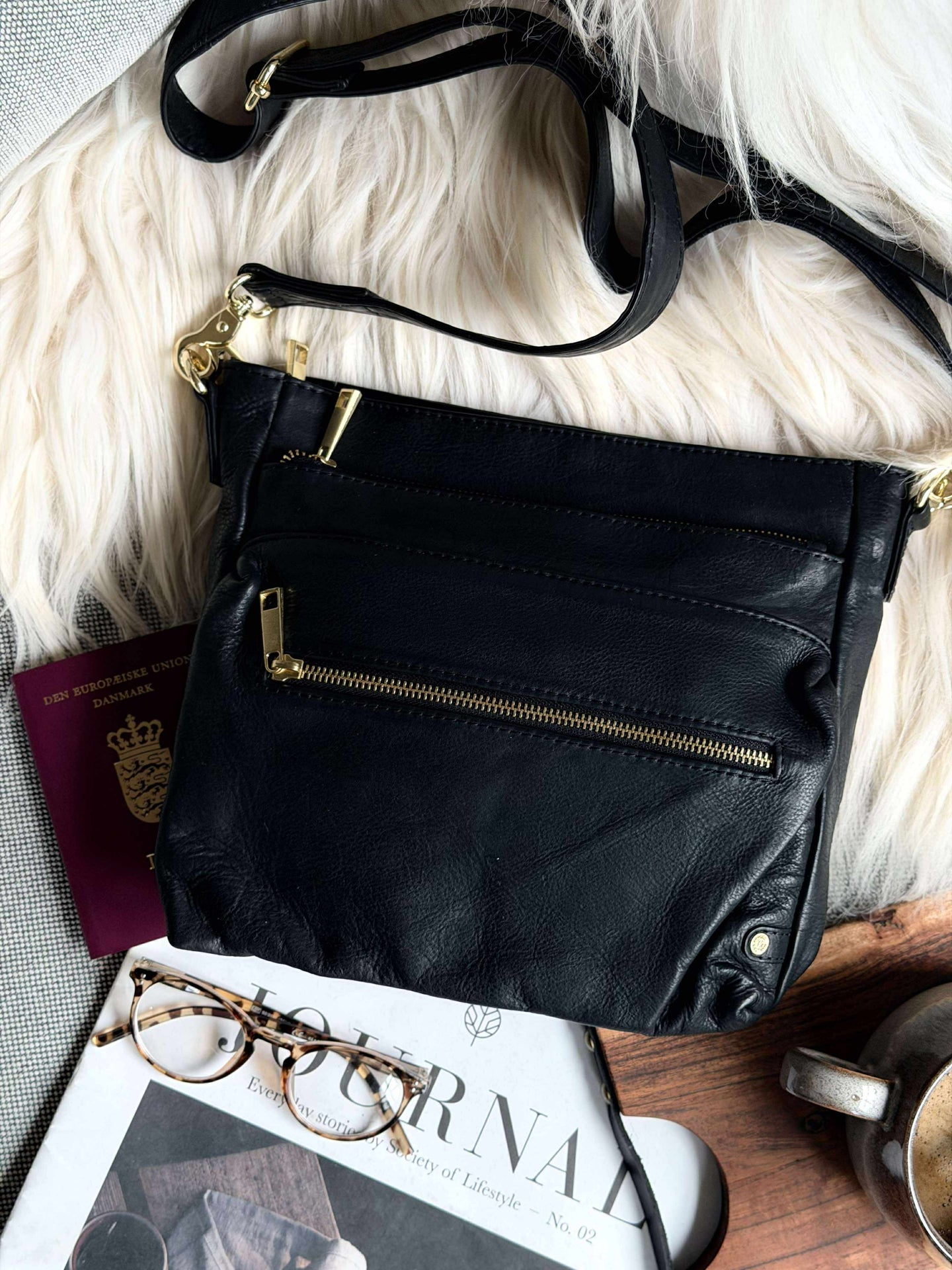 Crossover Amalia - Black leather