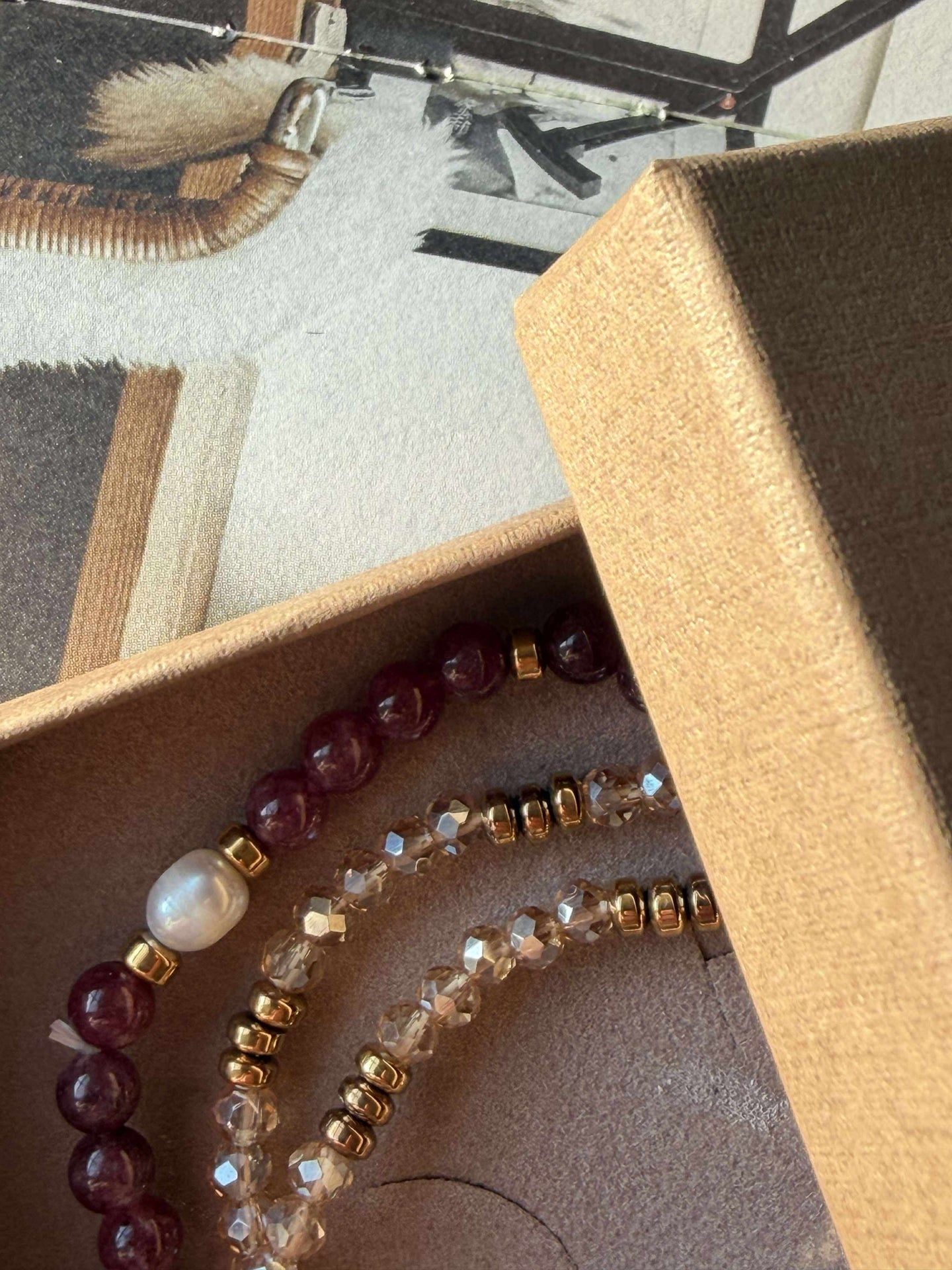 Armbånd Leah Bordeaux/Natur – Sett med 3 stk
