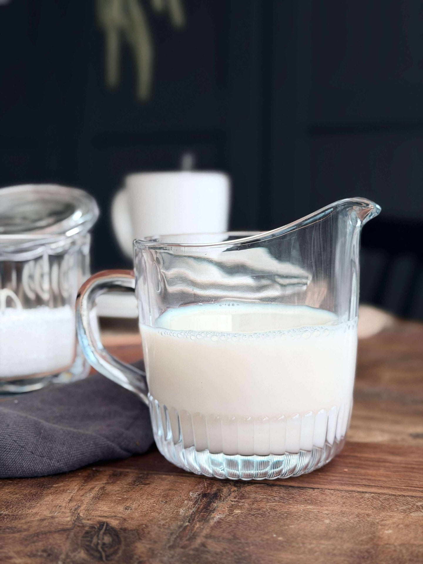 Melkekanne og sukkerskål