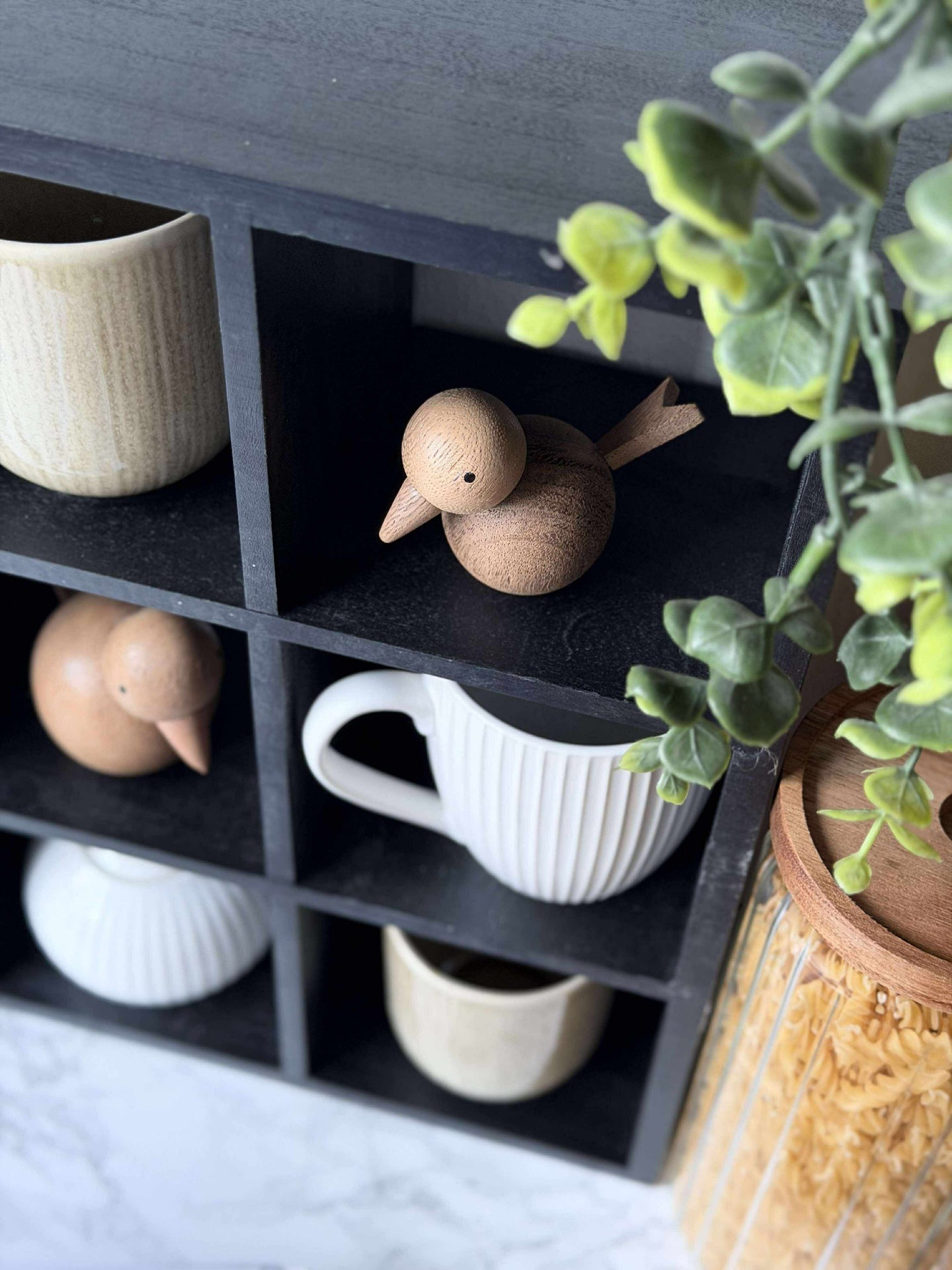 Sittende Fugl - Amber Brun Liten