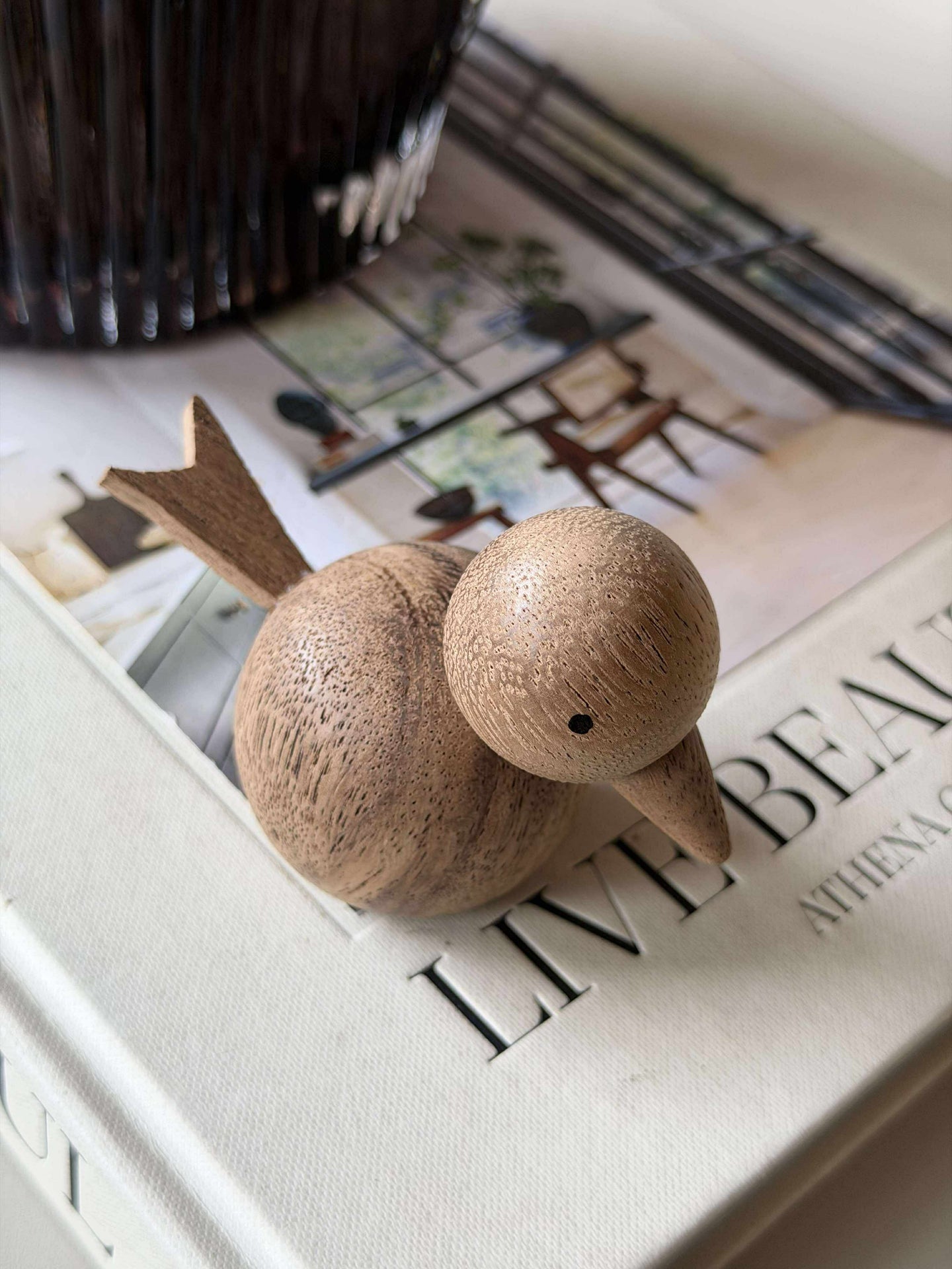 Sittende Fugl - Amber Brun Liten