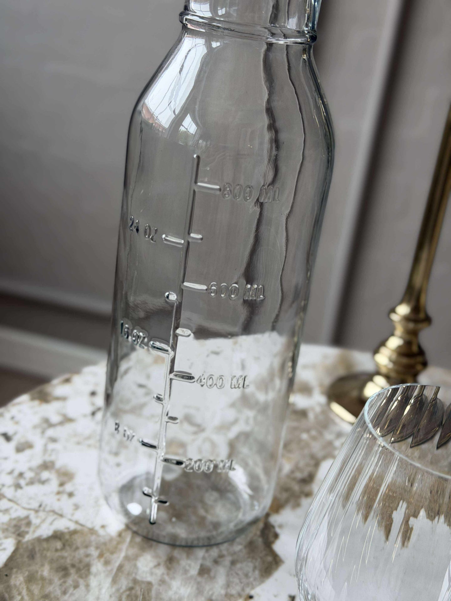 Glassflaske med måleenheter - 1000 ml