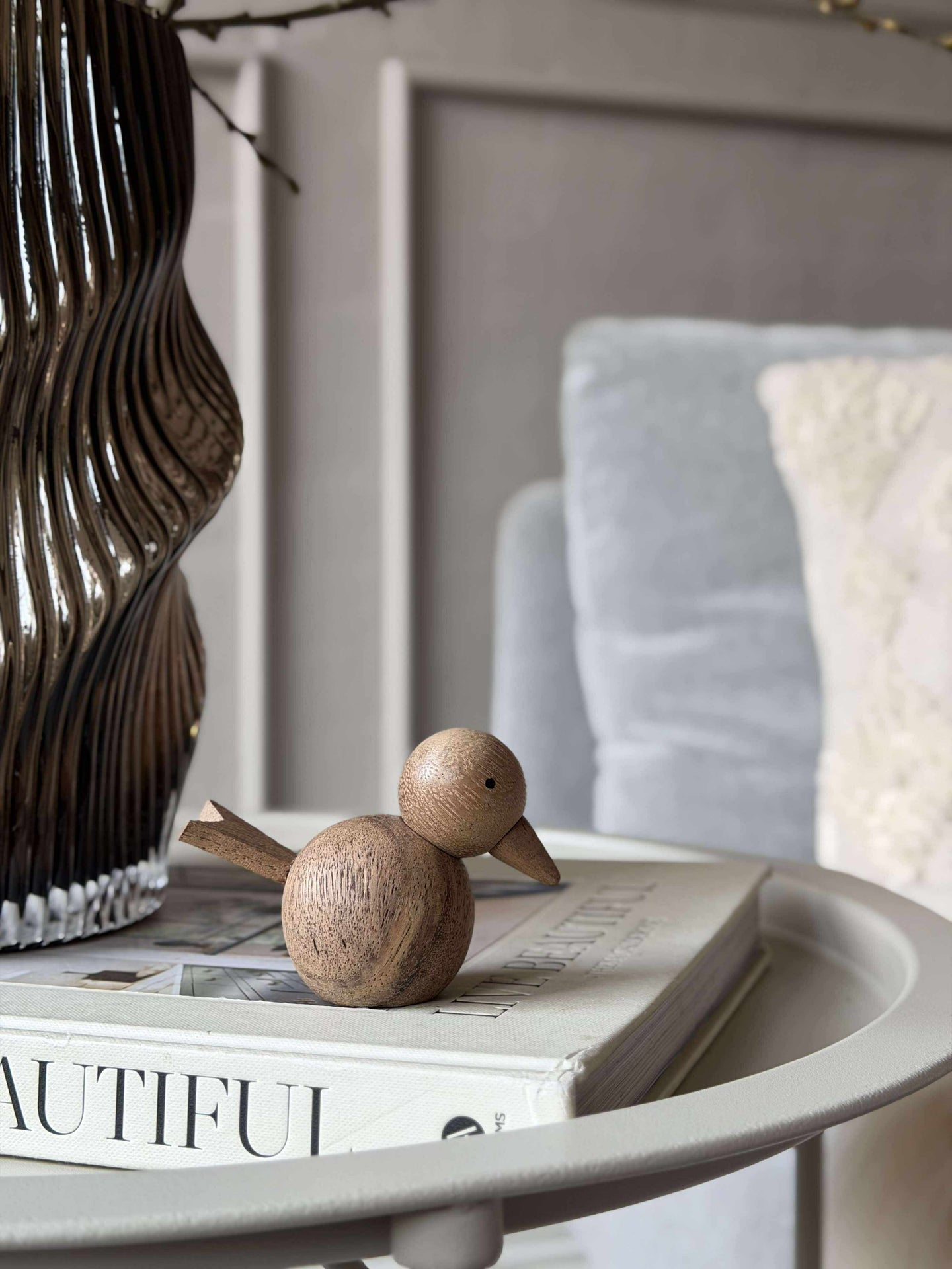 Sittende Fugl - Amber Brun Liten