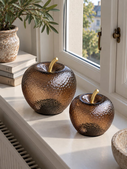 Æble Gylden bordlampe med gyldent æbledesign i kobberfarve